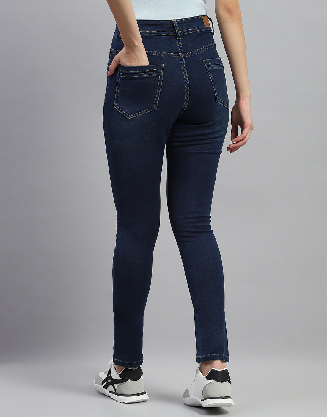 Women Dark Blue Light Wash Slim Fit Denim