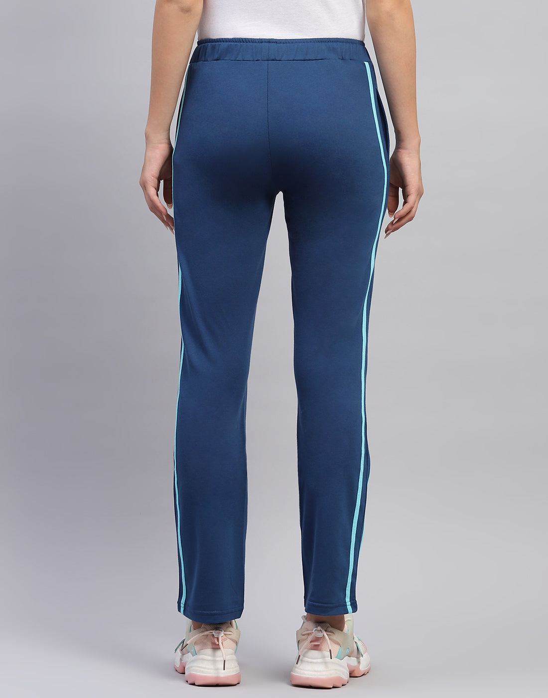 Women Blue Solid Regular Fit Lower