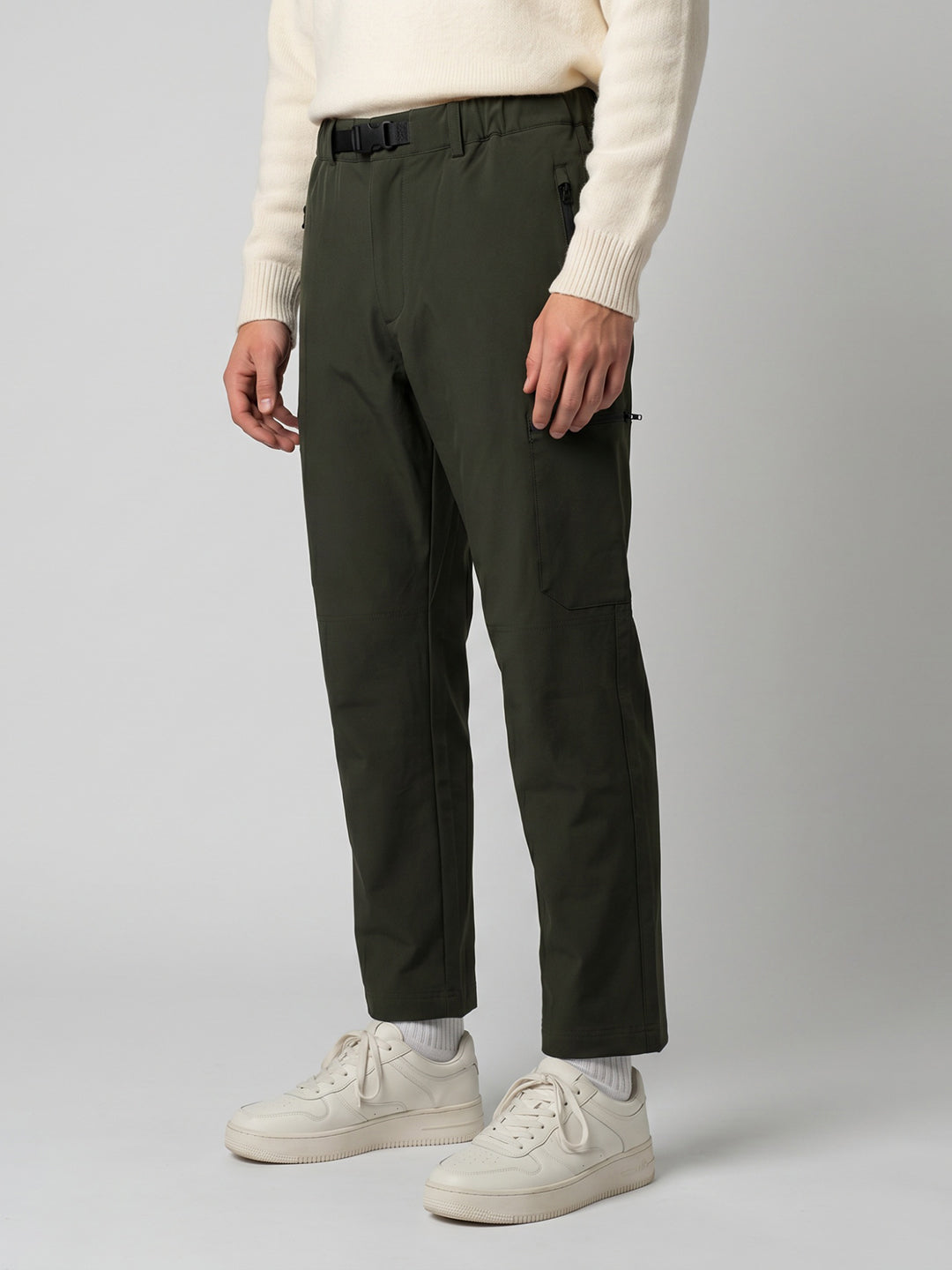 Men Olive Solid Regular Fit Winter Lower
