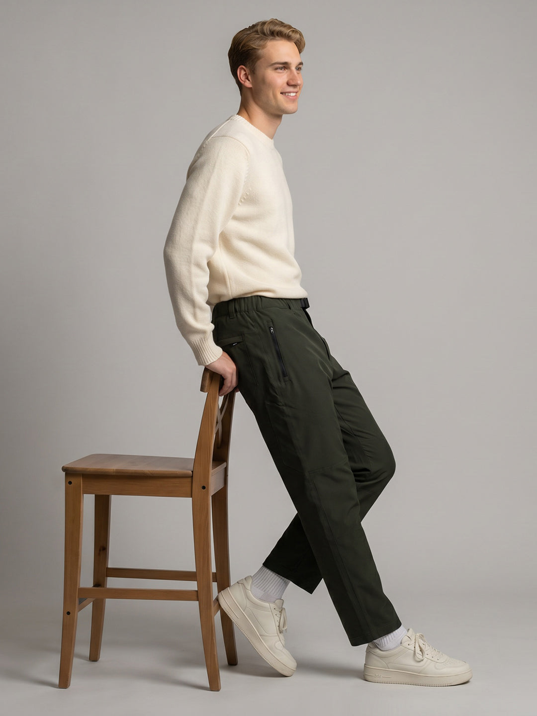 Men Olive Solid Regular Fit Winter Lower