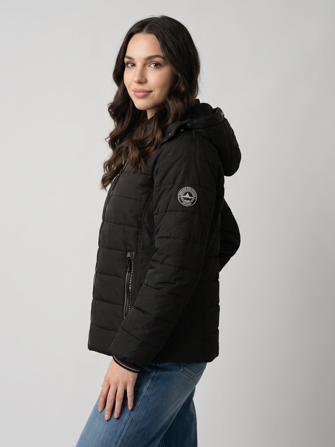 Women Black Solid Collar Full Sleeve Jacket