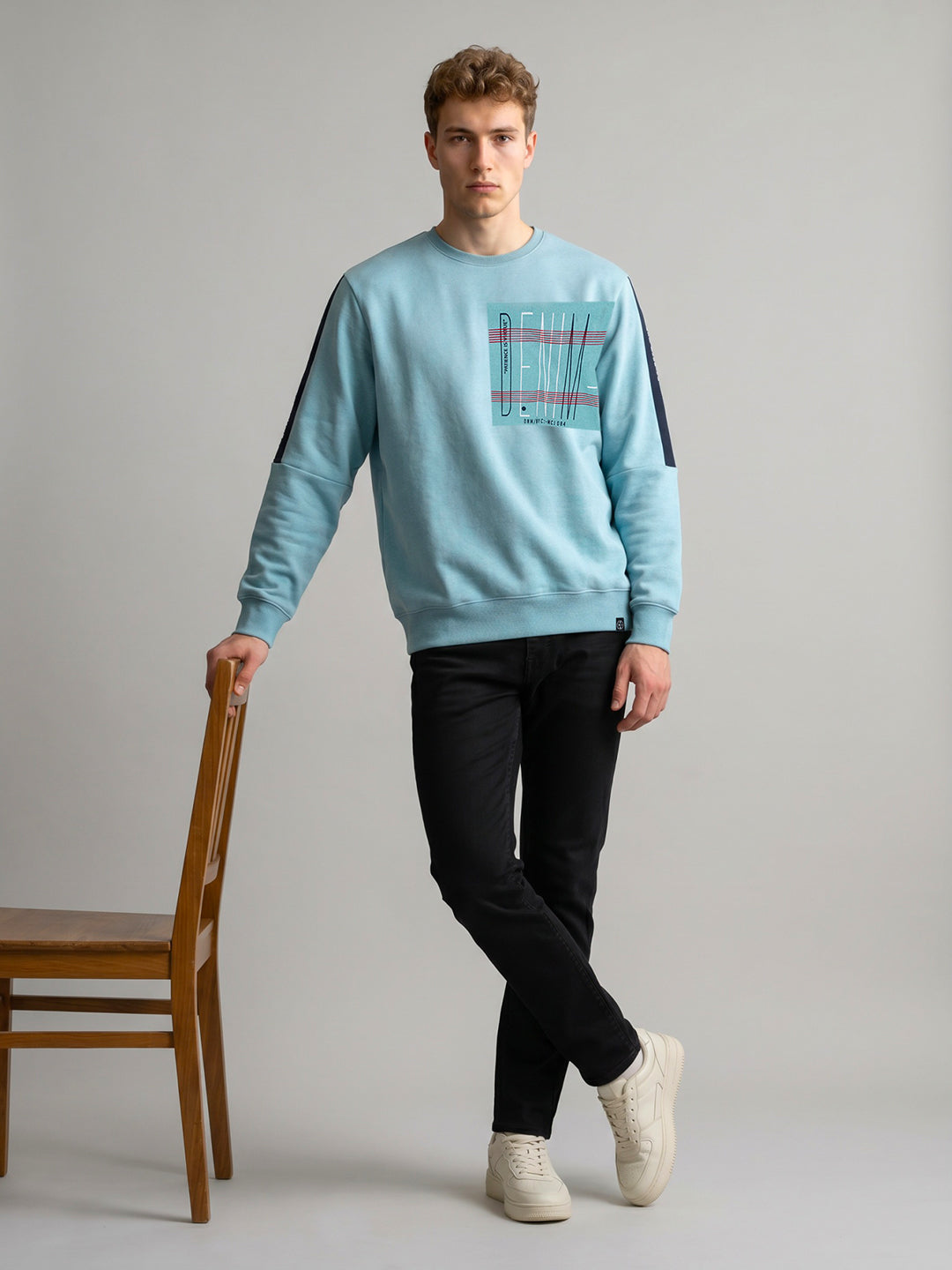 Men Sky Blue Printed Round Neck Full Sleeve Sweatshirt