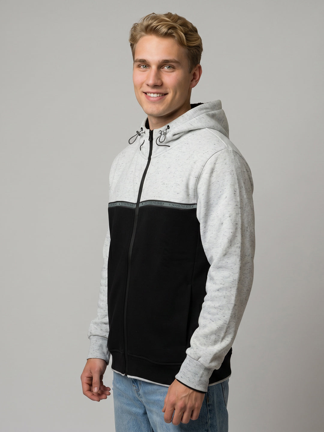 Men Black Solid Hooded Full Sleeve Sweatshirt