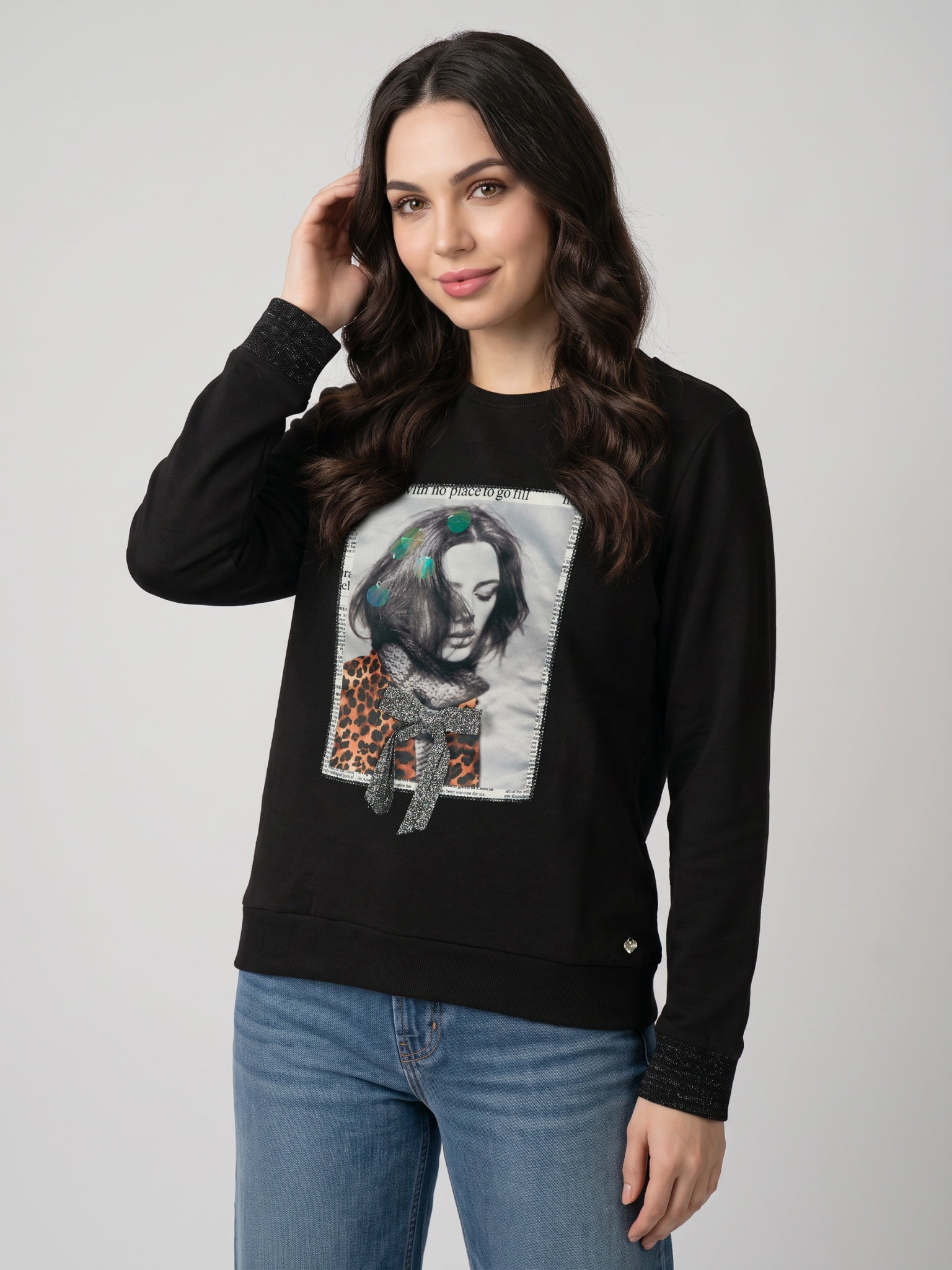 Women Black Graphic Print Round Neck Full Sleeve Sweatshirt