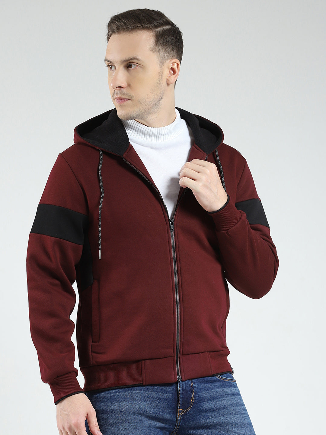 Men Maroon Solid Hooded Full Sleeve Sweatshirt