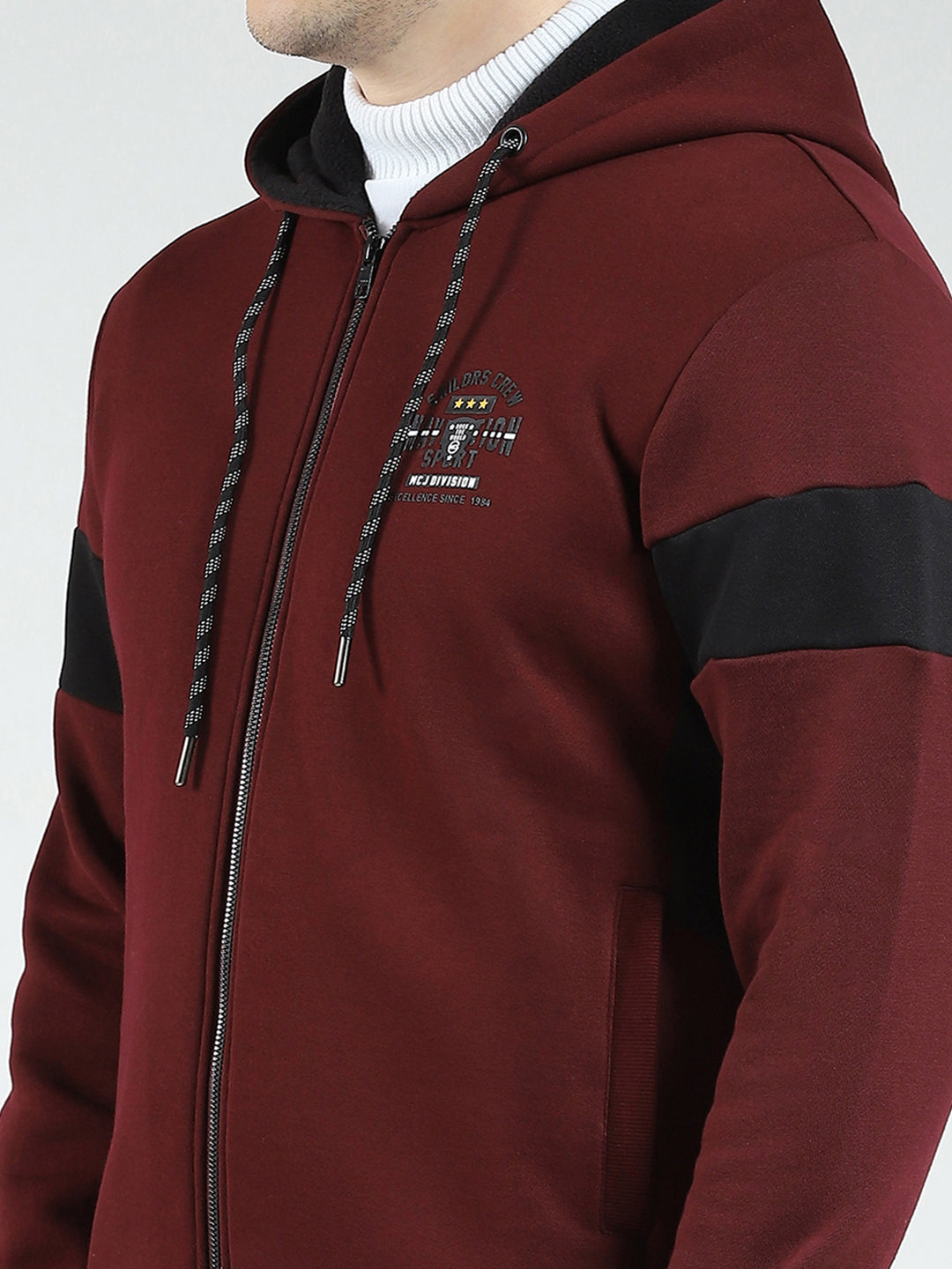 Men Maroon Solid Hooded Full Sleeve Sweatshirt