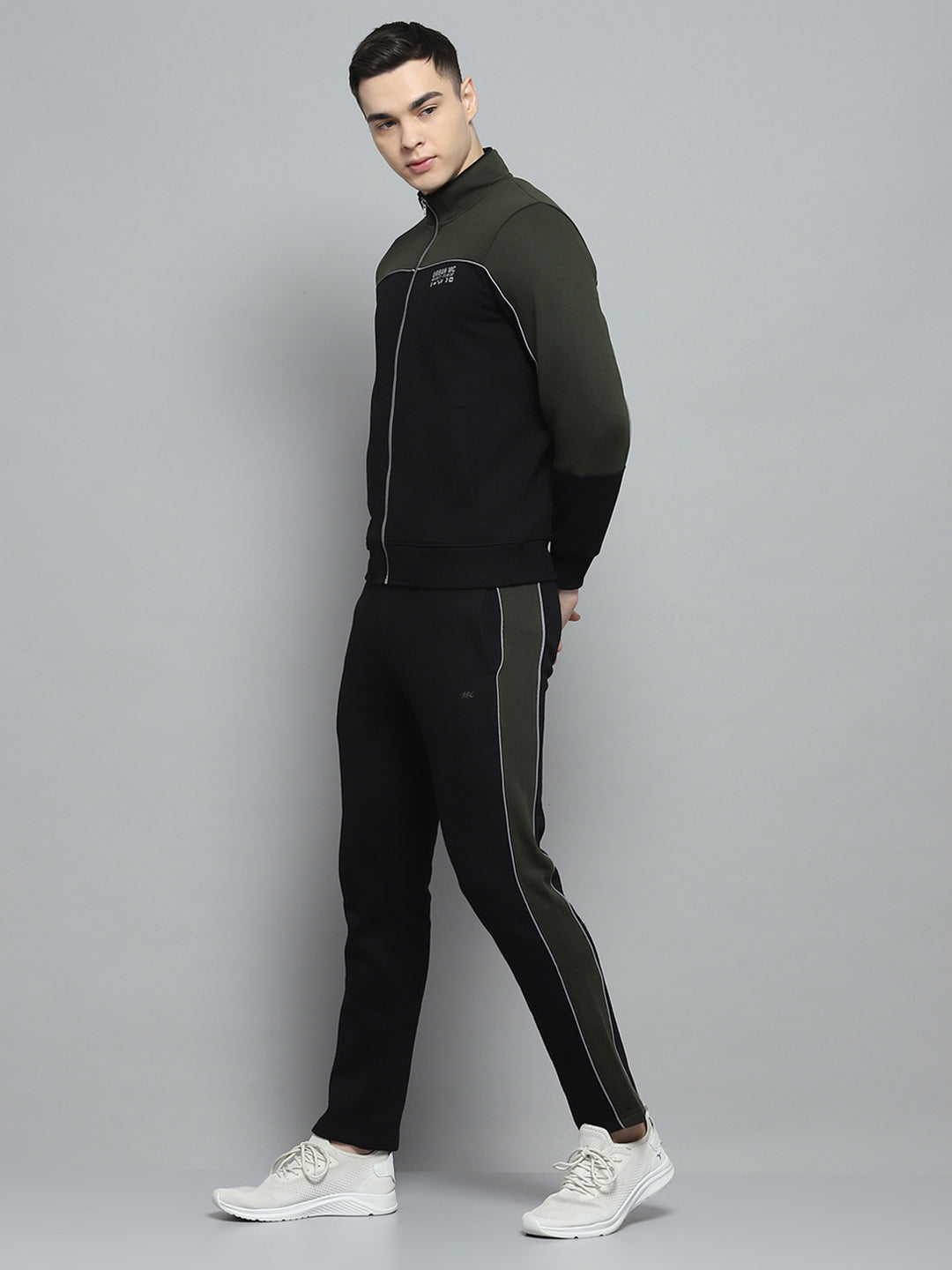 Men Black Solid Mock Neck Full Sleeve Winter Tracksuit