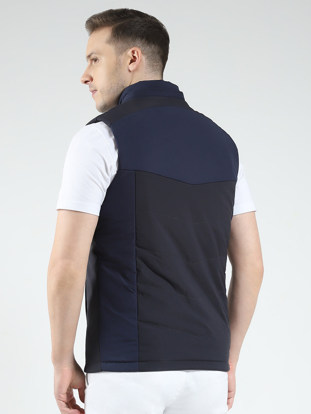 Men Black Solid Hooded Full Sleeve Jacket