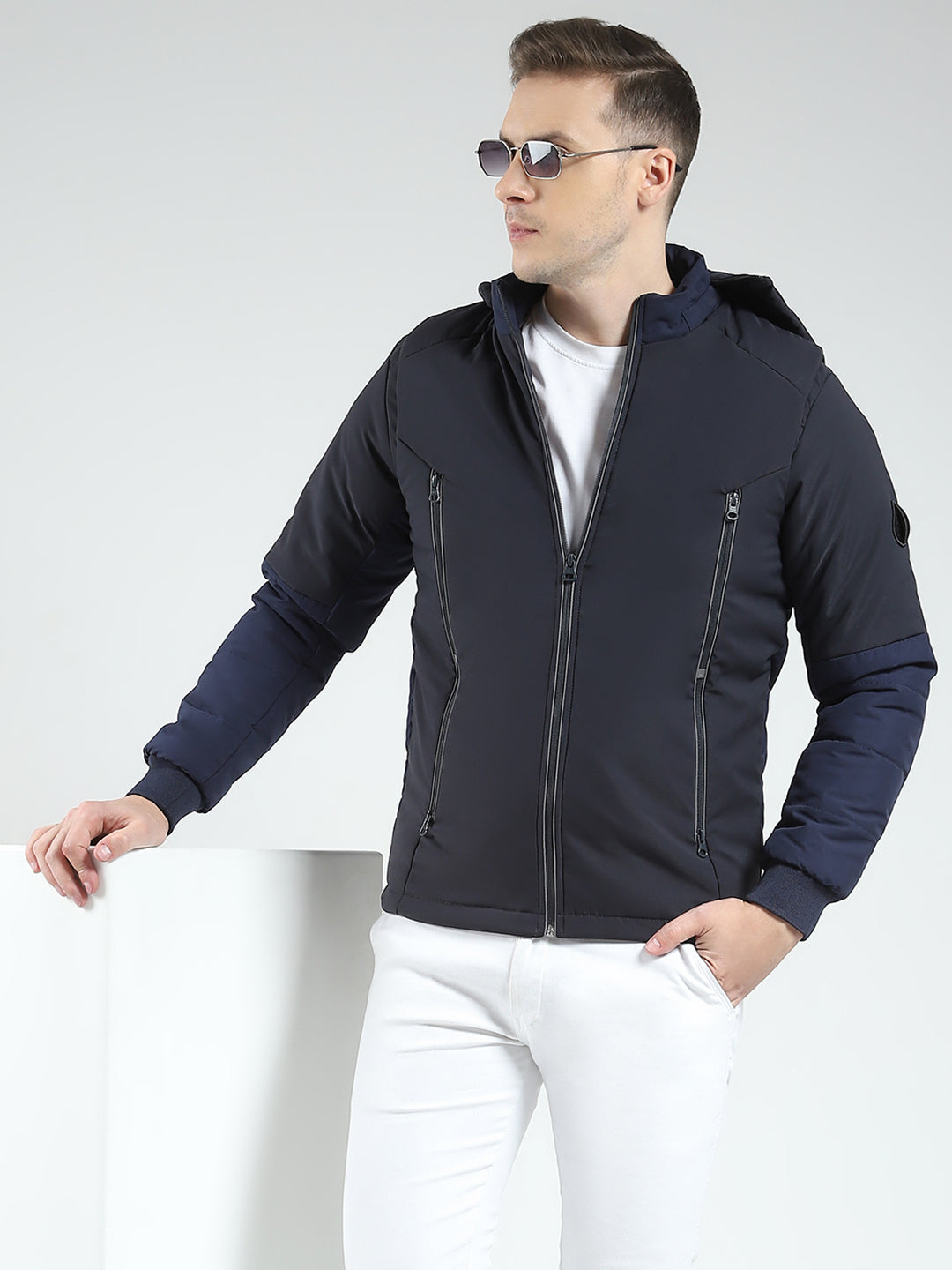 Men Black Solid Hooded Full Sleeve Jacket