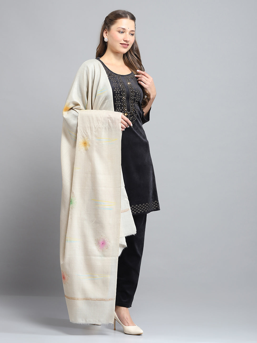 Women Cream Floral Print Shawl