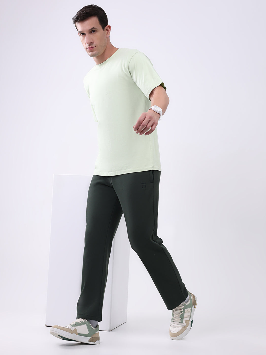 Rock.it Men Olive Solid Regular Fit Winter Lower