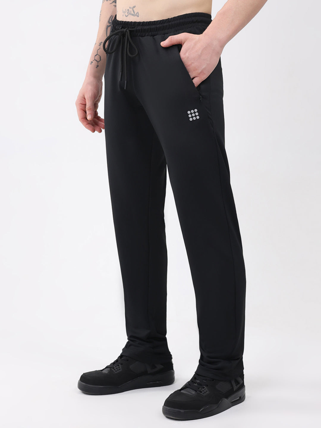 Rock.it Men Black Solid Mock Neck Full Sleeve Winter Tracksuit