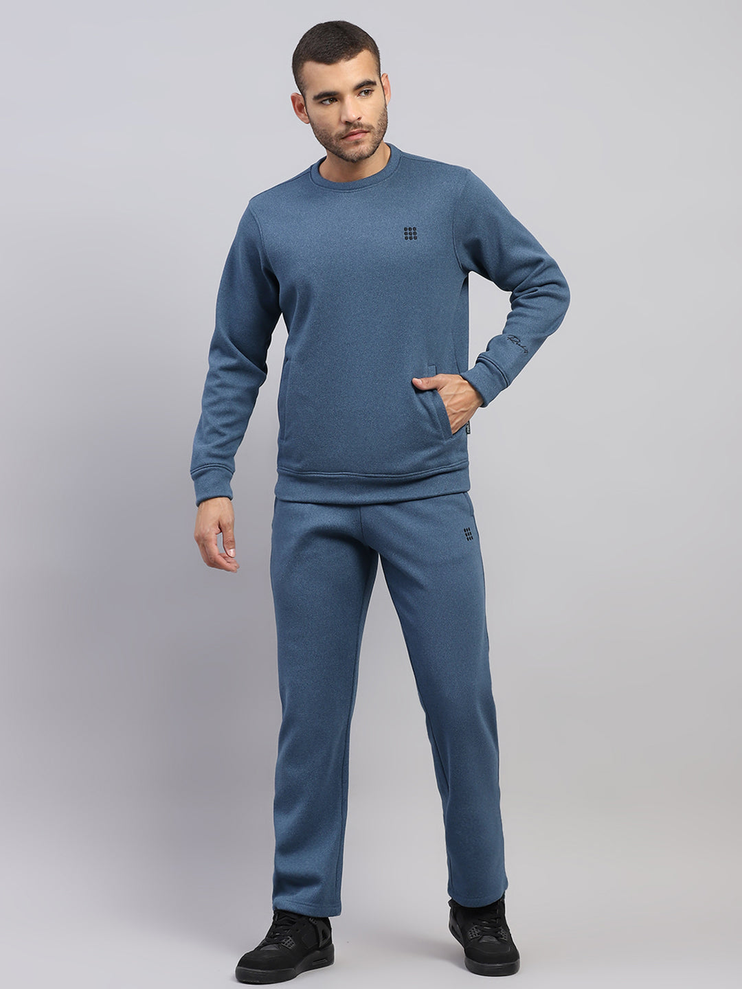 Rock.it Men Dark Blue Solid Round Neck Sleeveless Winter Tracksuit