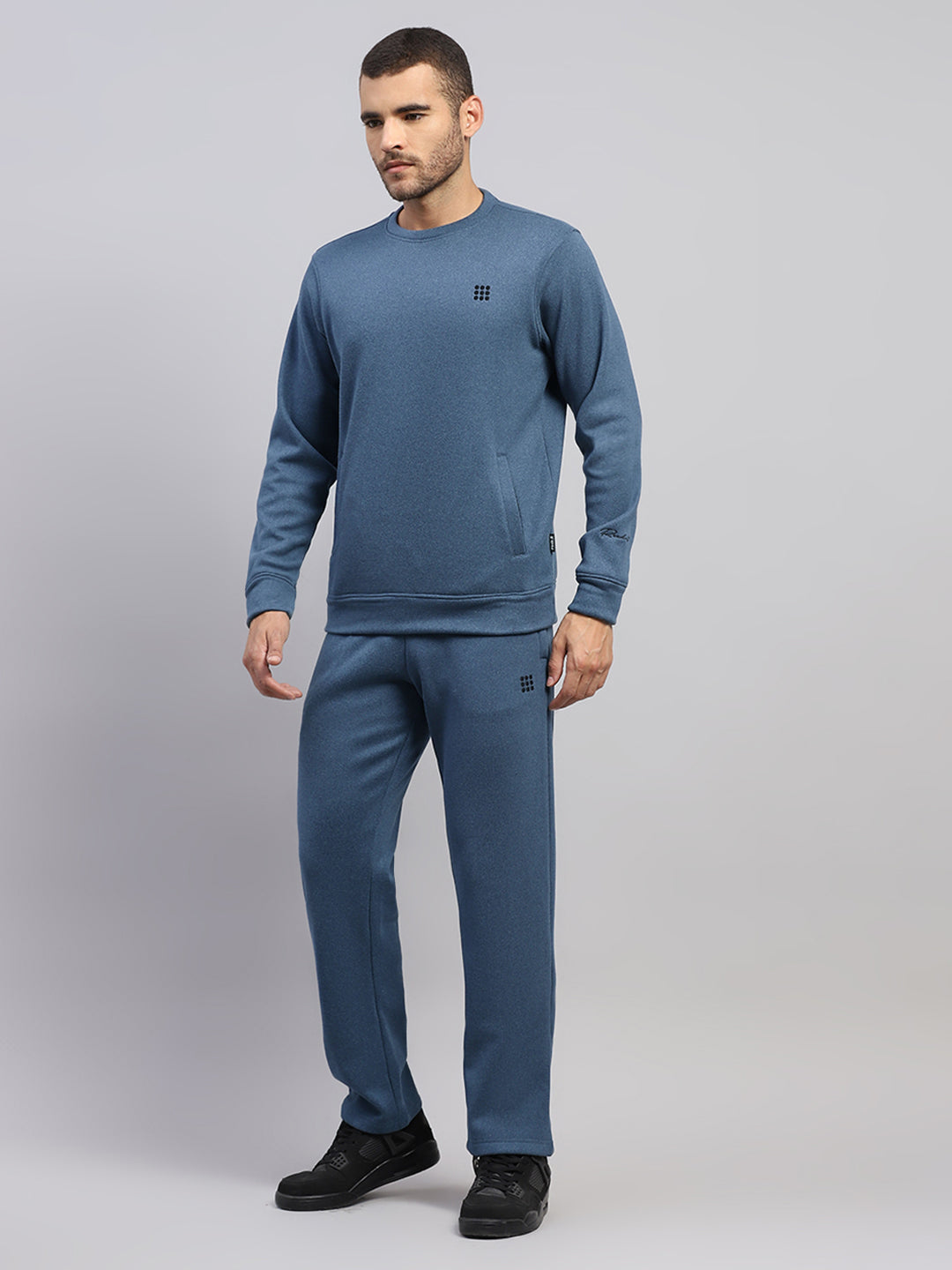 Rock.it Men Dark Blue Solid Round Neck Sleeveless Winter Tracksuit