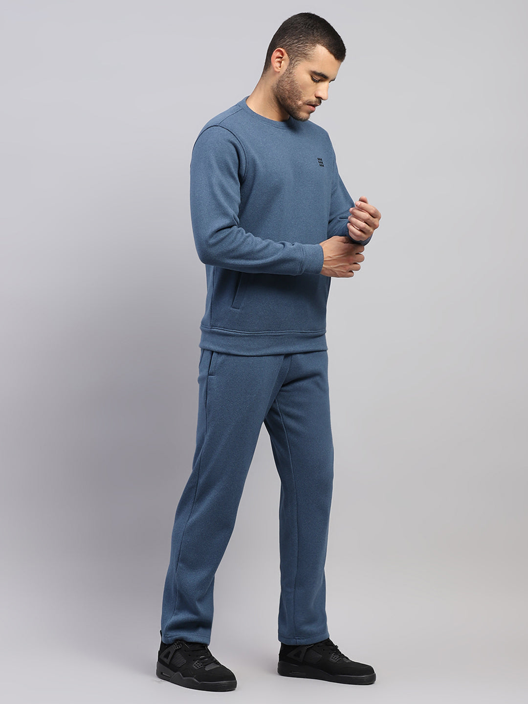 Rock.it Men Dark Blue Solid Round Neck Sleeveless Winter Tracksuit