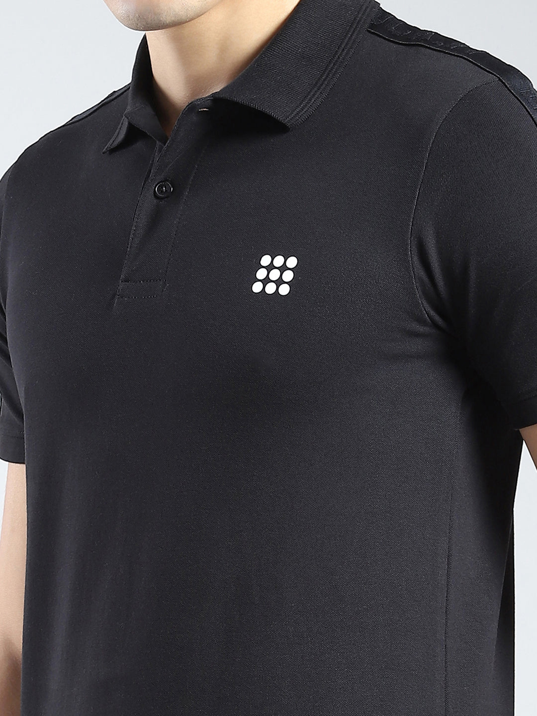 Rock.it Men Black Solid Collar Half Sleeve T-Shirt