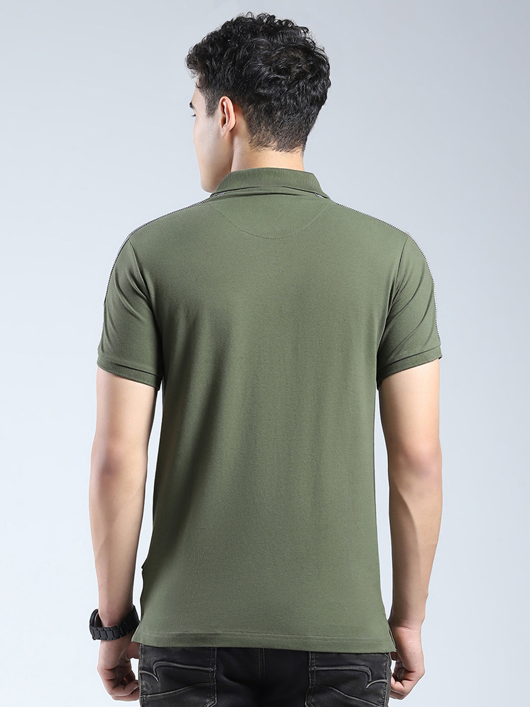 Rock.it Men Olive Solid Collar Half Sleeve T-Shirt