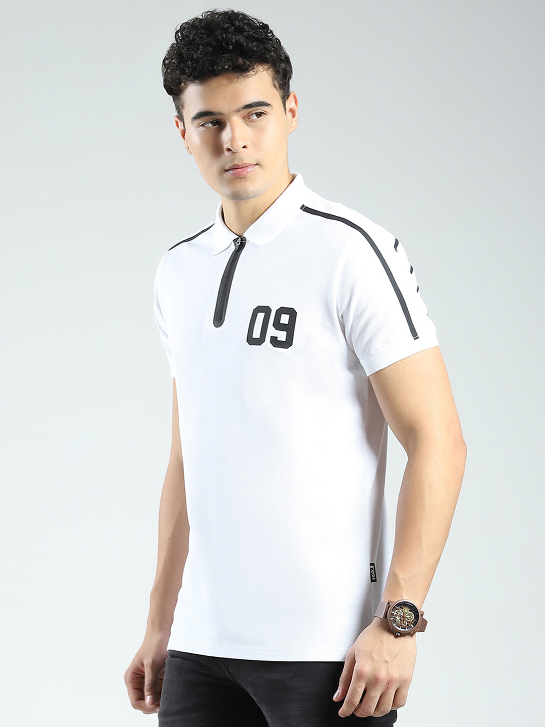 Rock.it Men White Solid Collar Half Sleeve T-Shirt