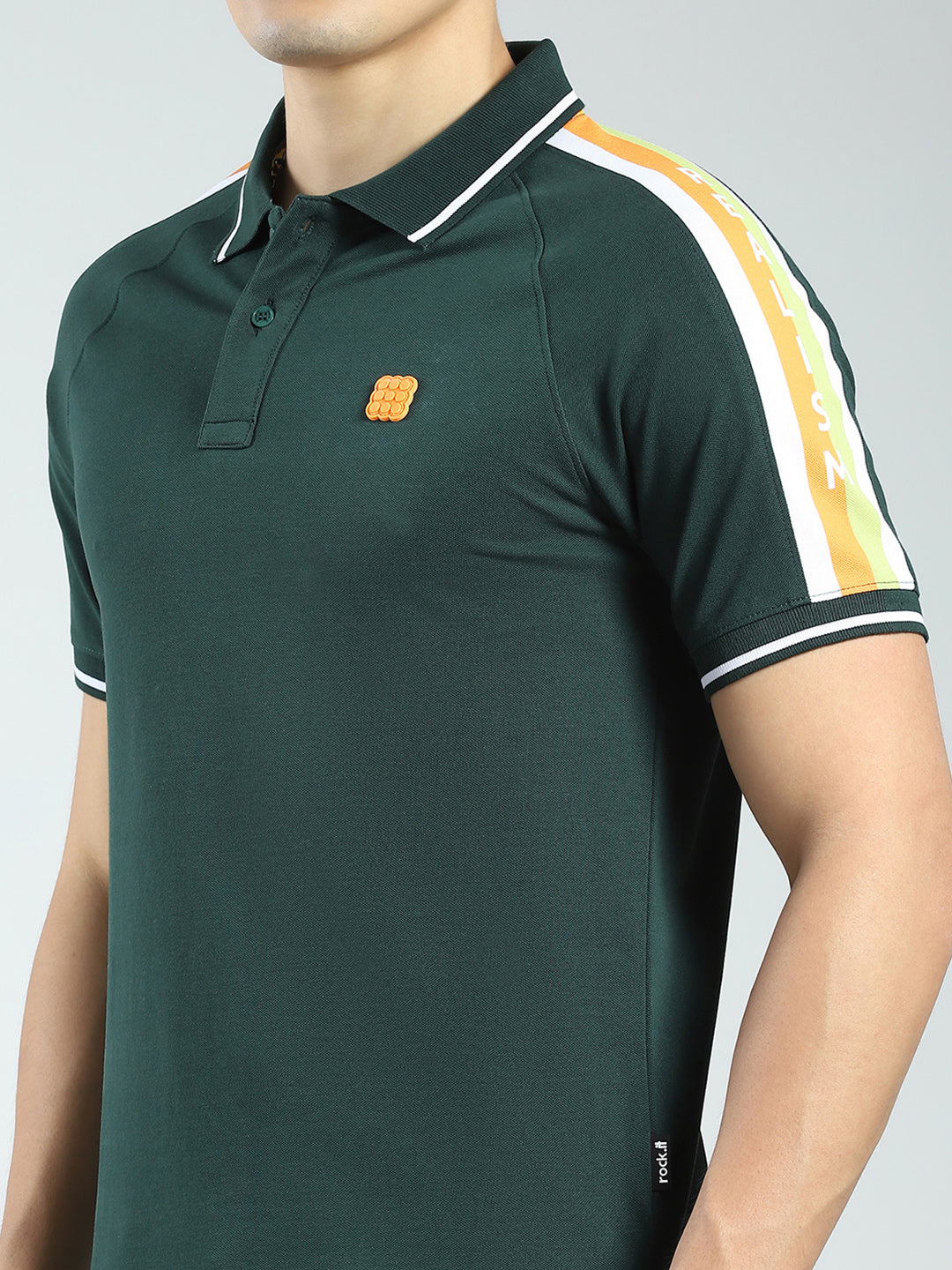 Rock.it Men Green Solid Collar Half Sleeve T-Shirt