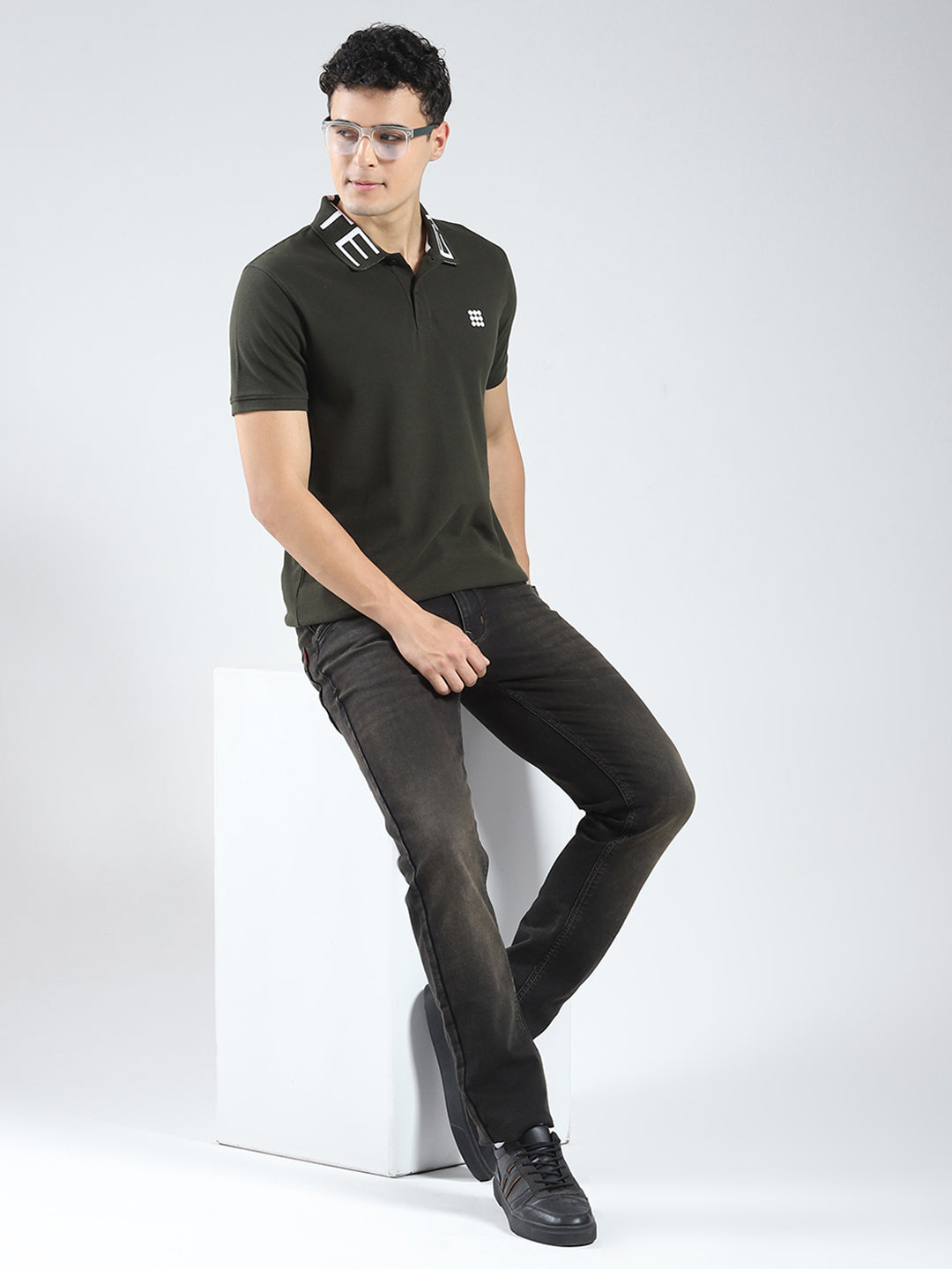 Rock.it Men Olive Solid Collar Half Sleeve T-Shirt
