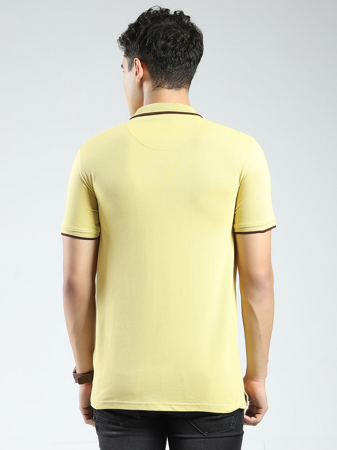 Rock.it Men Yellow Solid Collar Half Sleeve T-Shirt