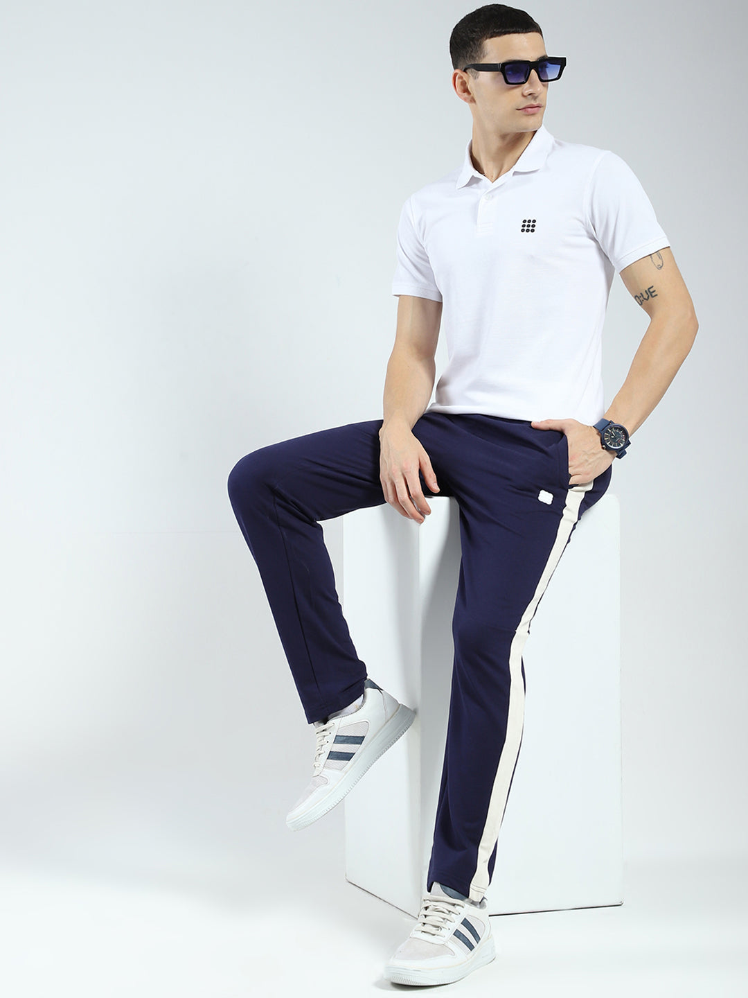 Rock.it Men White Solid Collar Half Sleeve T-Shirt