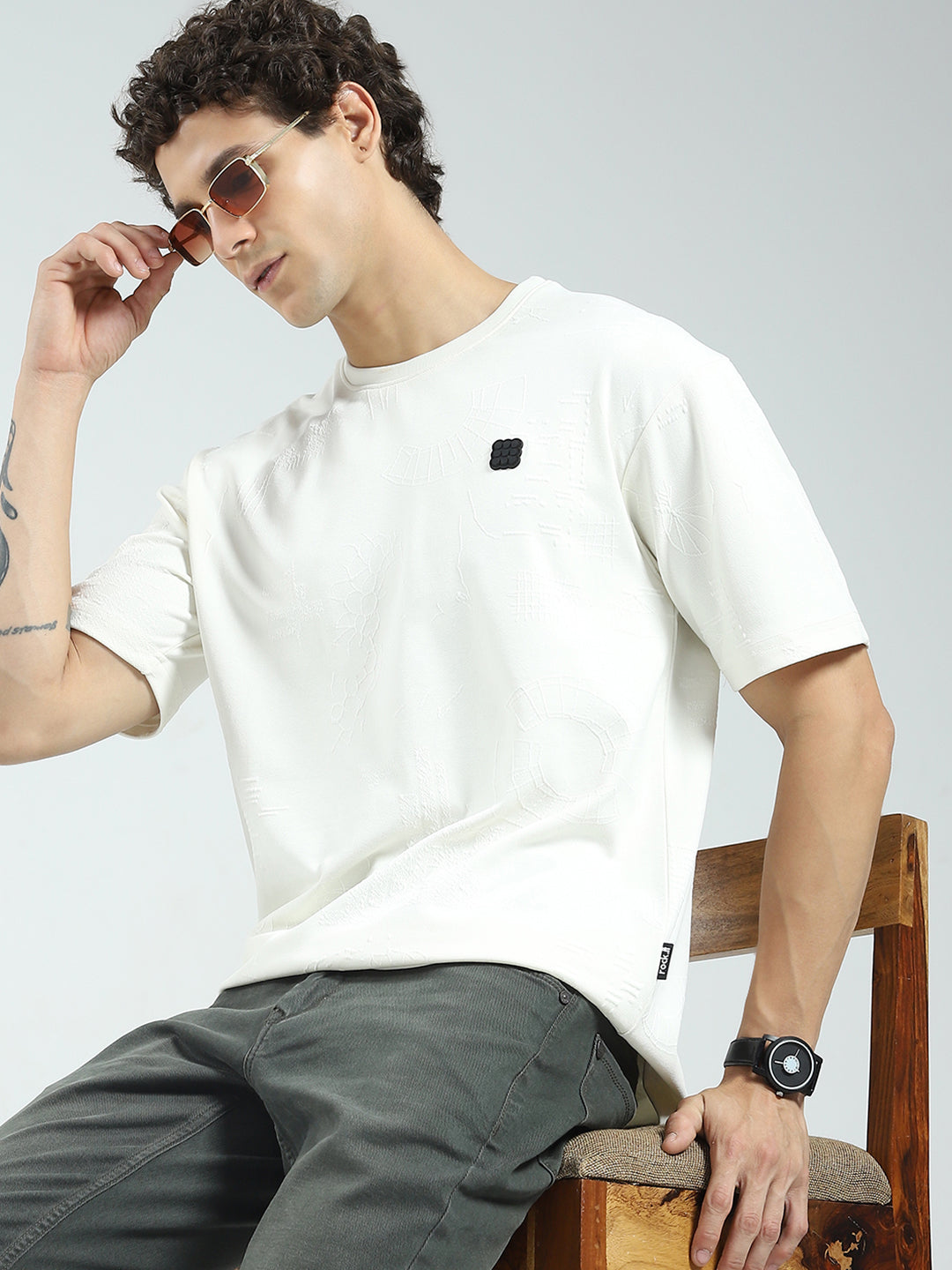 Rock.it Men Off White Self Design Round Neck Half Sleeve T-Shirt