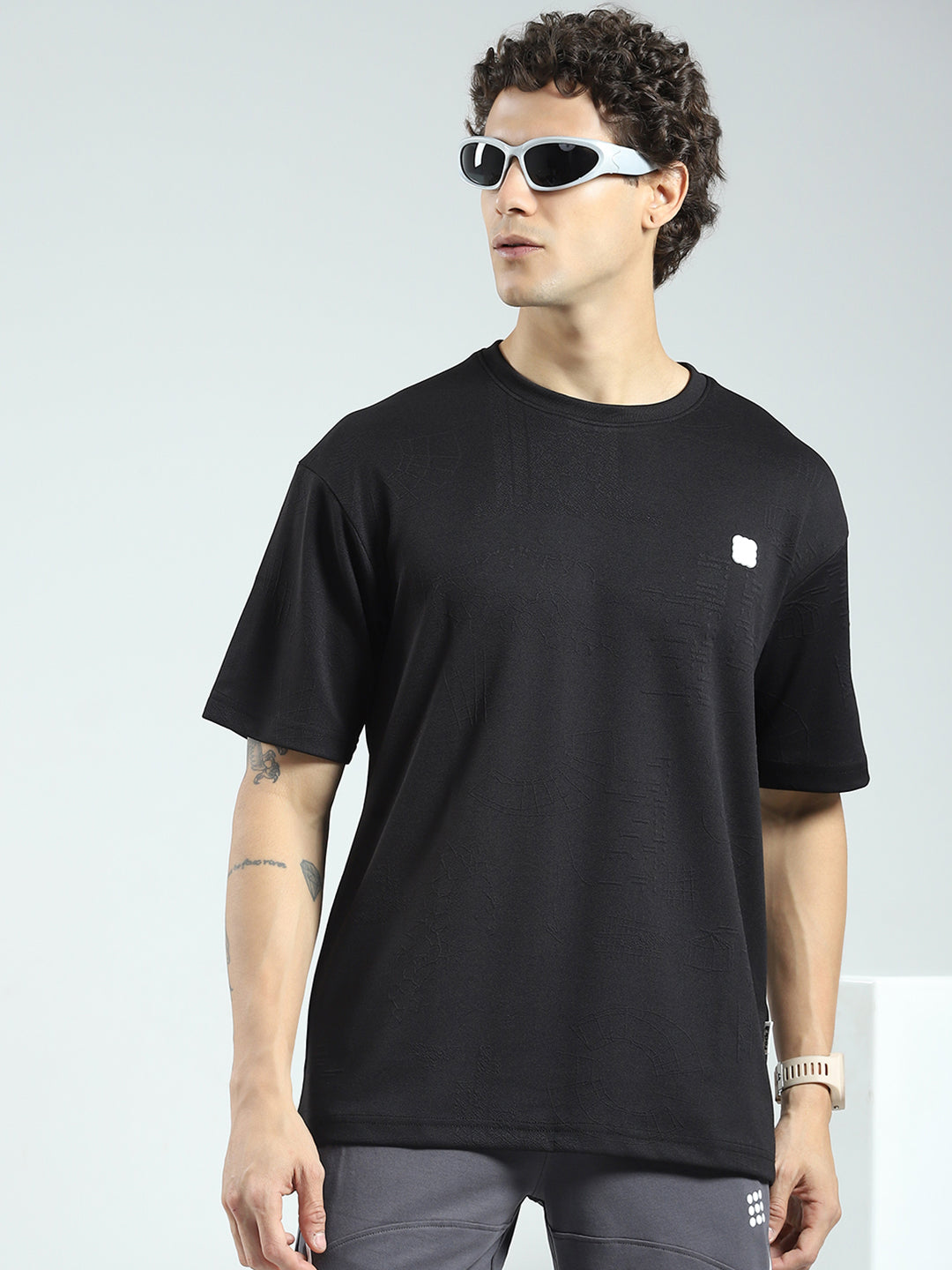 Rock.it Men Black Self Design Round Neck Half Sleeve T-Shirt