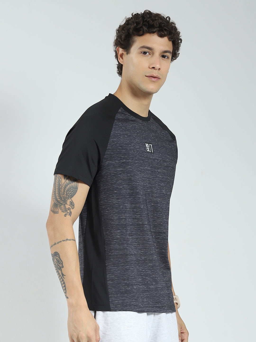 Rock.it Men Black Solid Round Neck Half Sleeve T-Shirt
