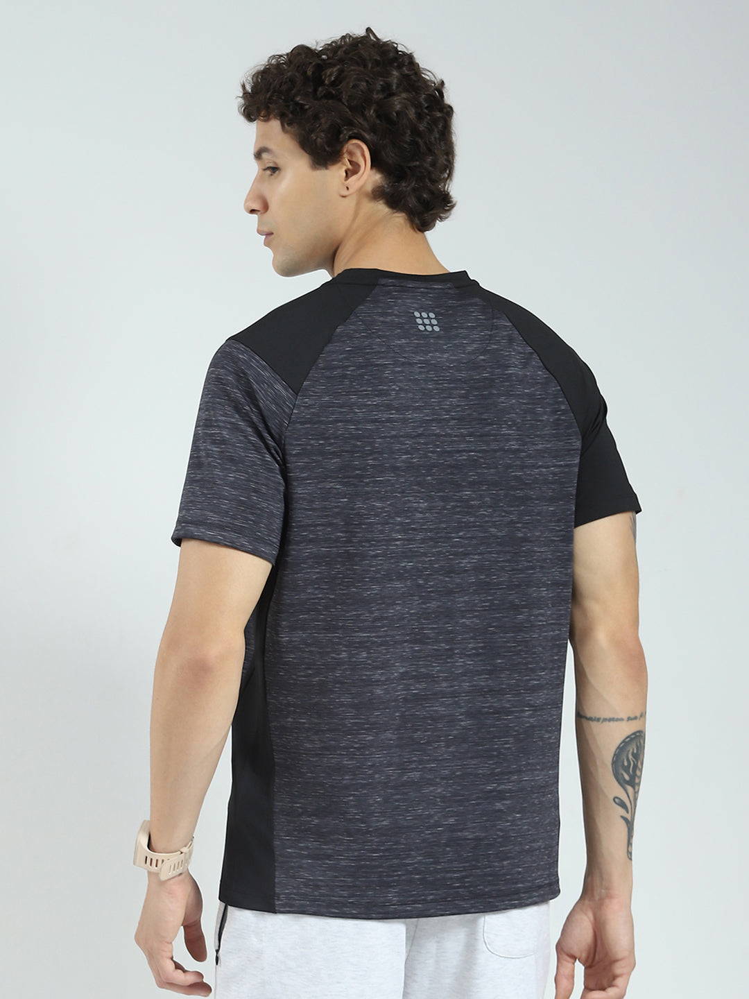 Rock.it Men Black Solid Round Neck Half Sleeve T-Shirt