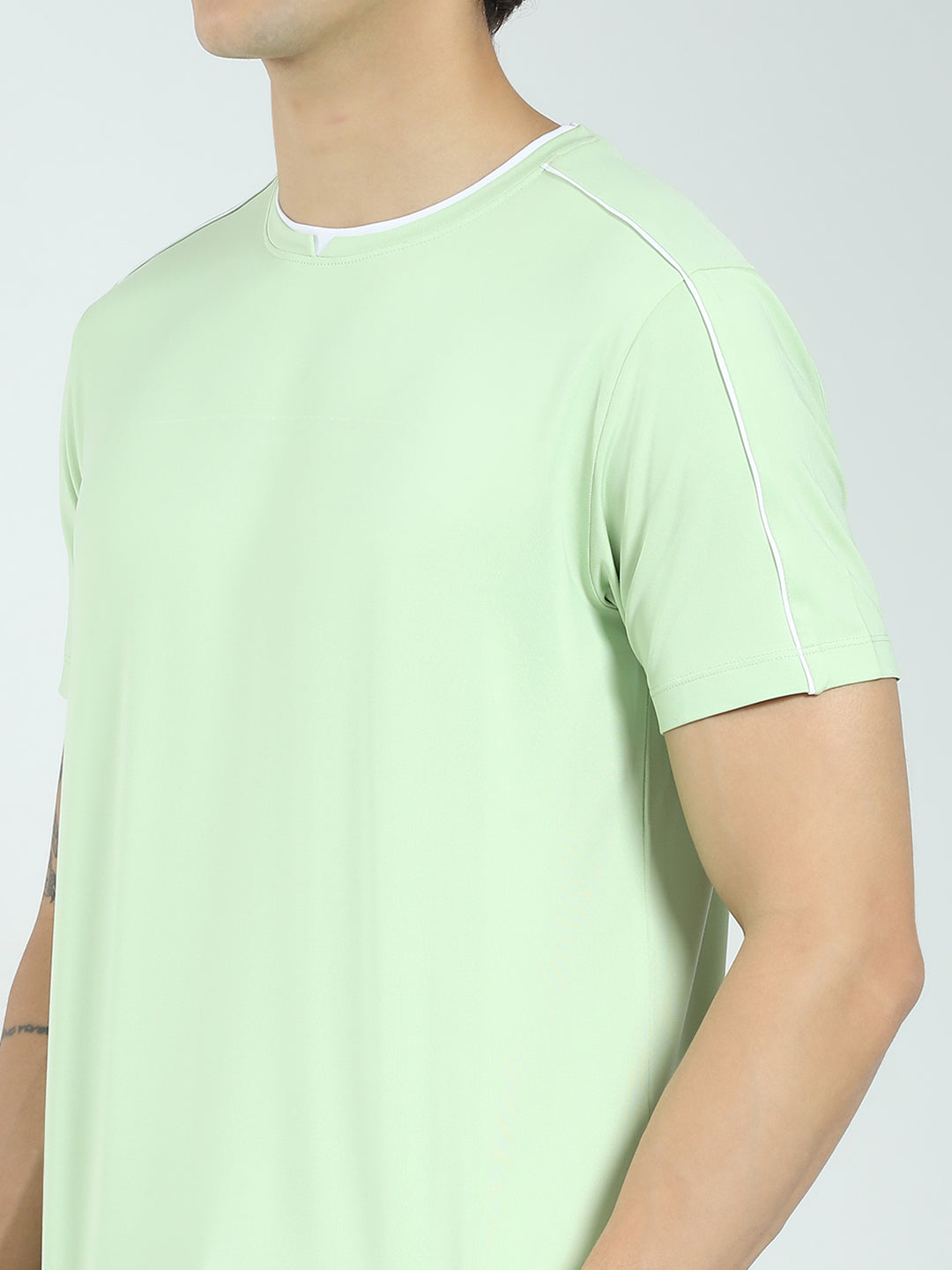 Rock.it Men Green Solid Round Neck Half Sleeve T-Shirt