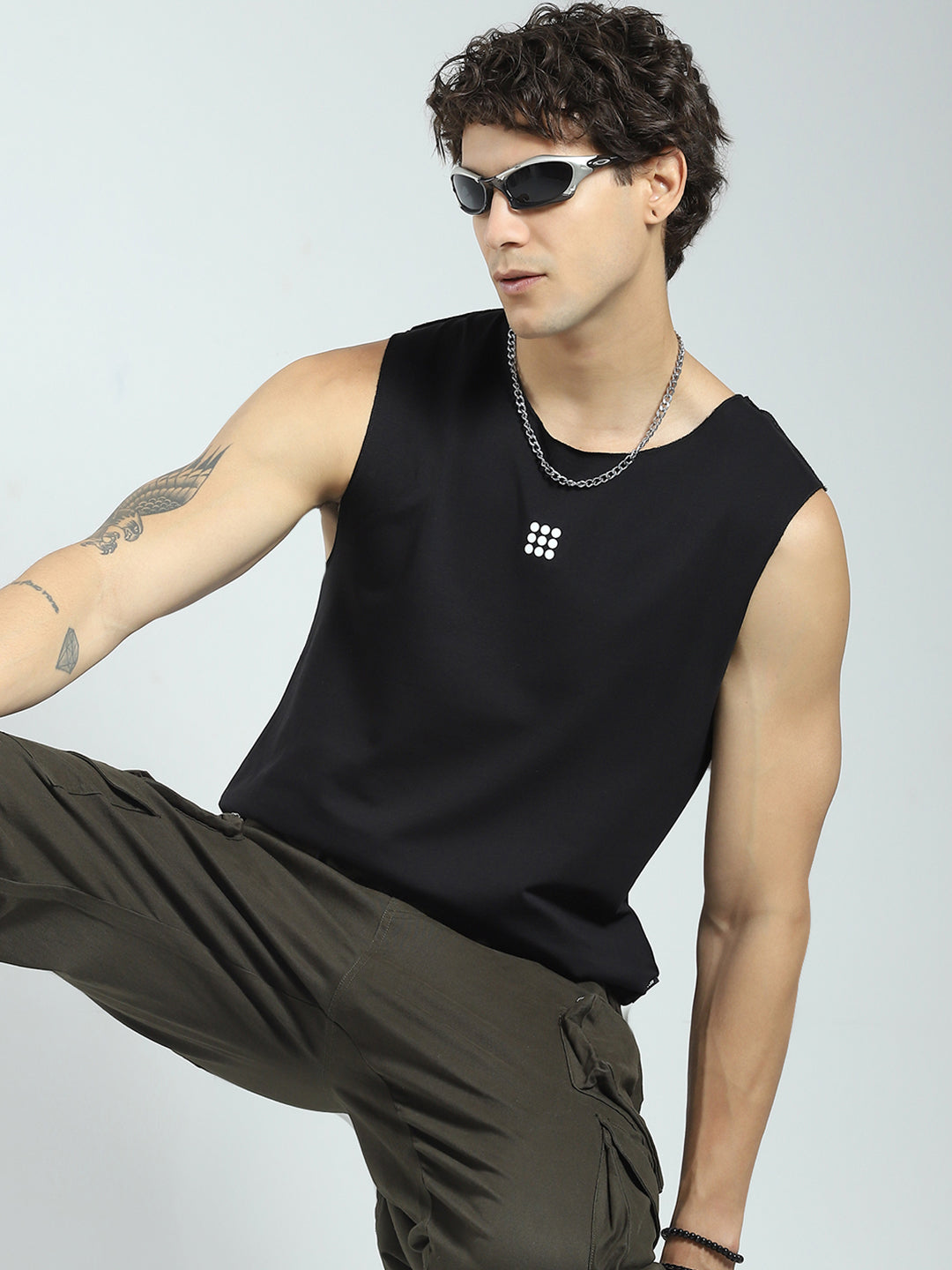 Rock.it Men Black Solid Round Neck Sleeveless T-Shirt