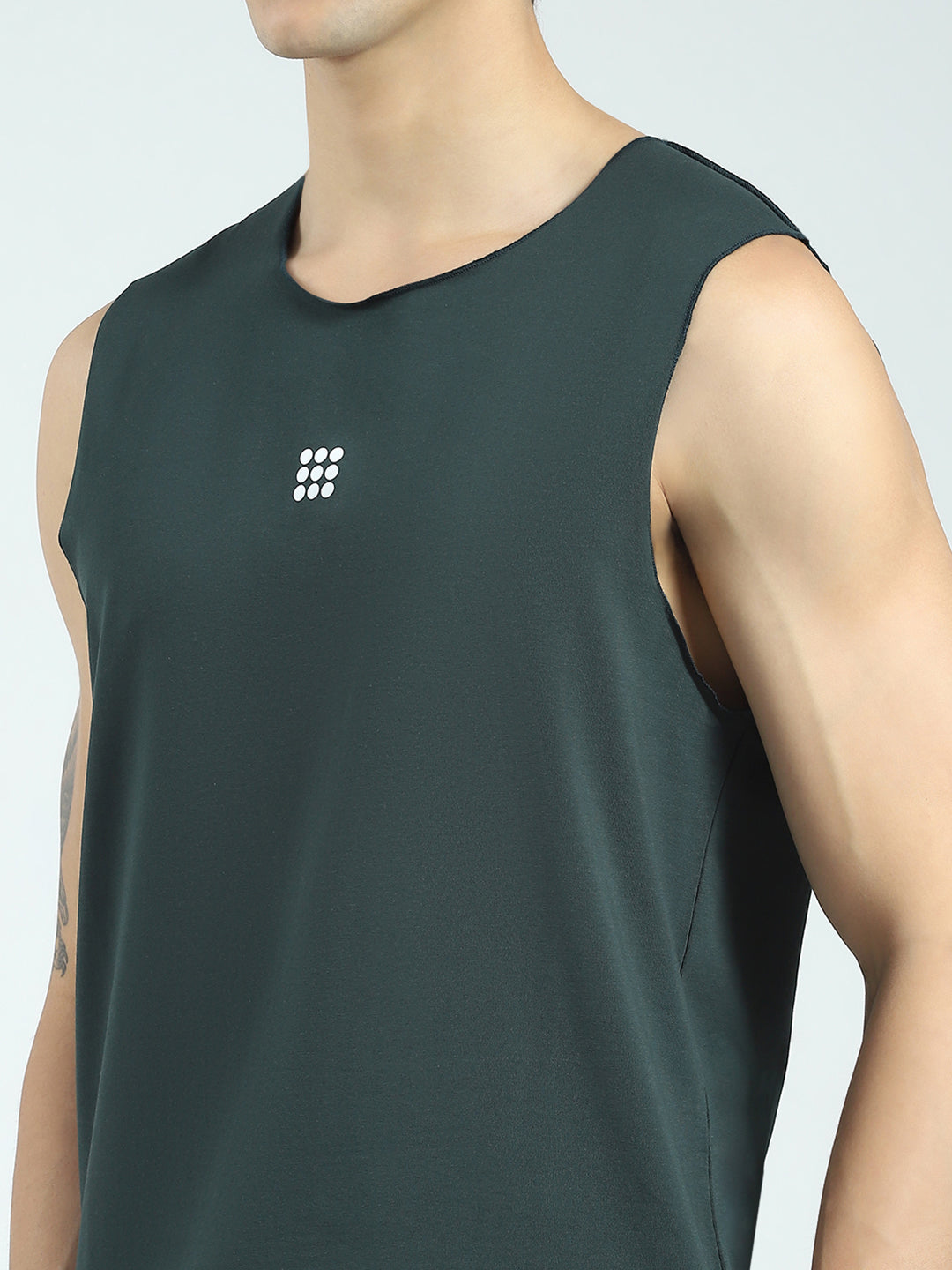 Rock.it Men Olive Solid Round Neck Sleeveless T-Shirt