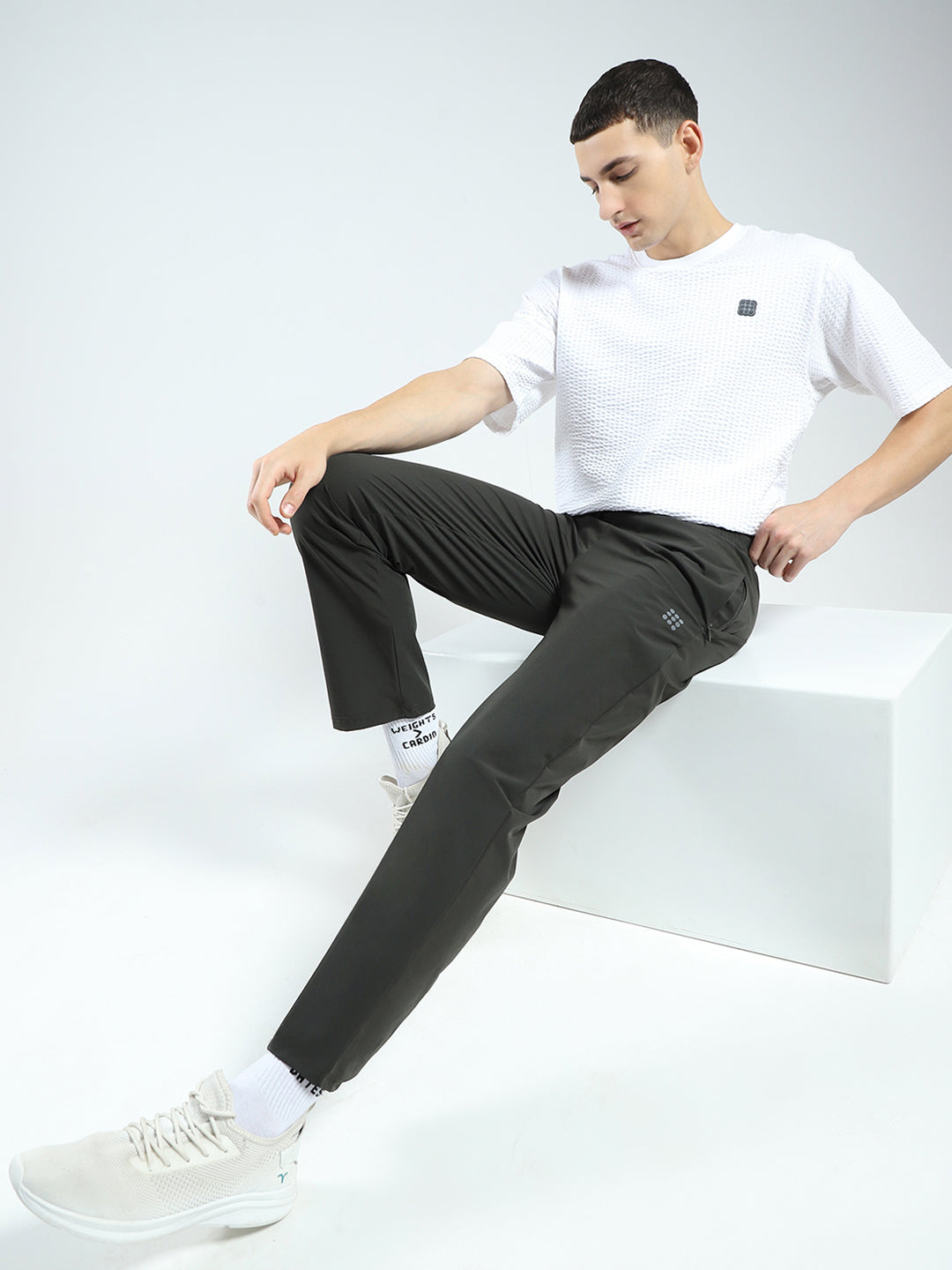 Rock.it Men Olive Solid Regular Fit Lower