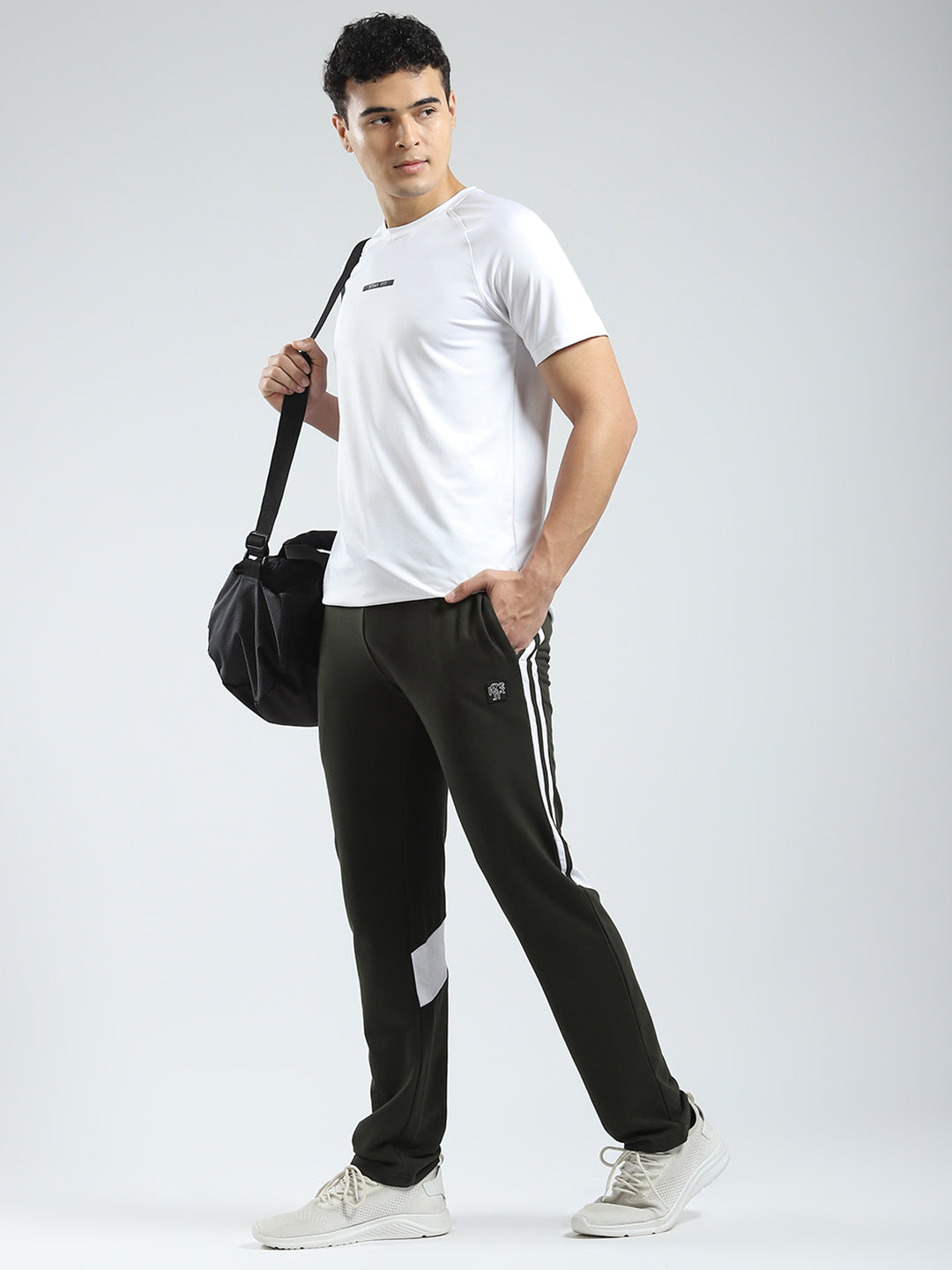 Rock.it Men Olive Solid Regular Fit Lower