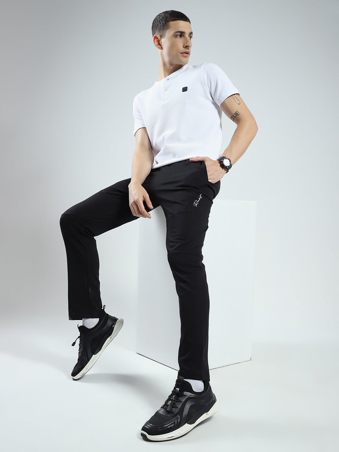 Rock.it Men Black Solid Regular Fit Lower