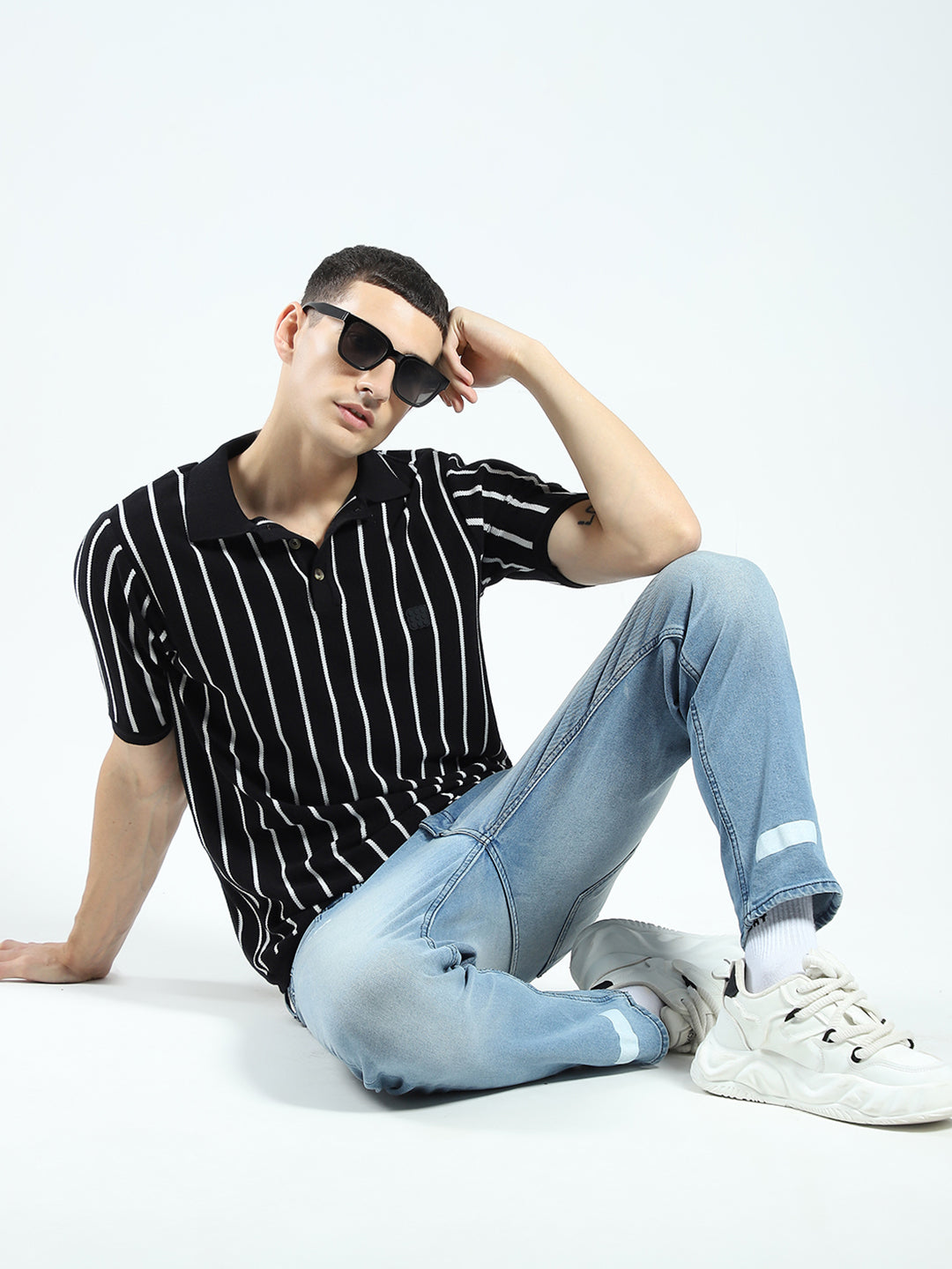 Rock.it Men Black Stripe Collar Half Sleeve T-Shirt