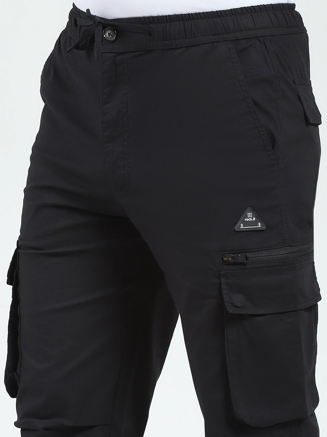 Rock.it Men Black Solid Regular Fit Cargo