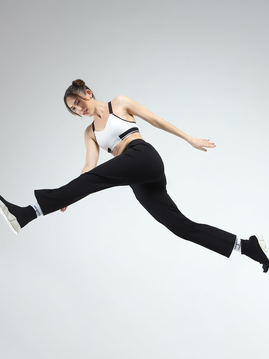 Rock.it Women Black Solid Regular Fit Pant