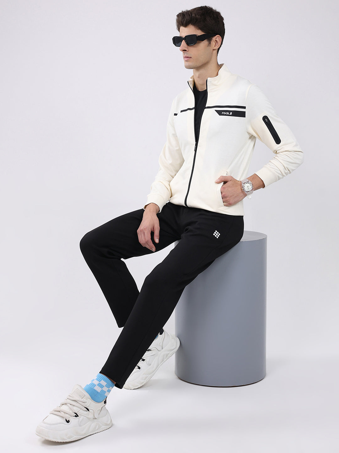 Rock.it Men Off White Solid Mock Neck Full Sleeve Sweatshirt