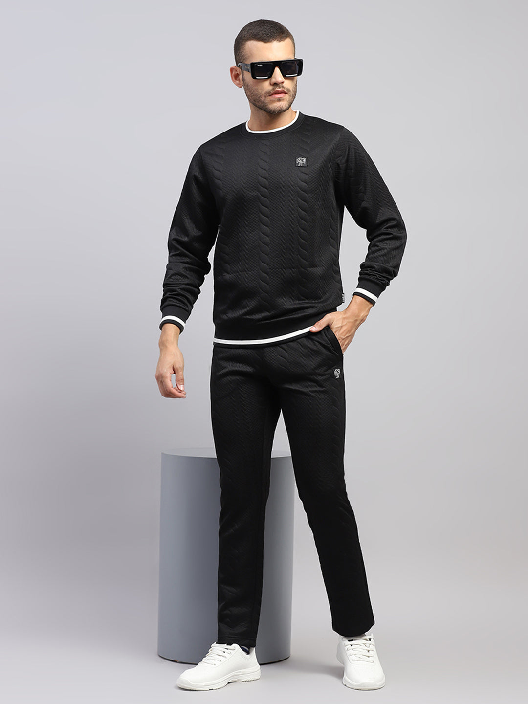 Rock.it Men Black Self Design Round Neck Sleeveless Winter Tracksuit