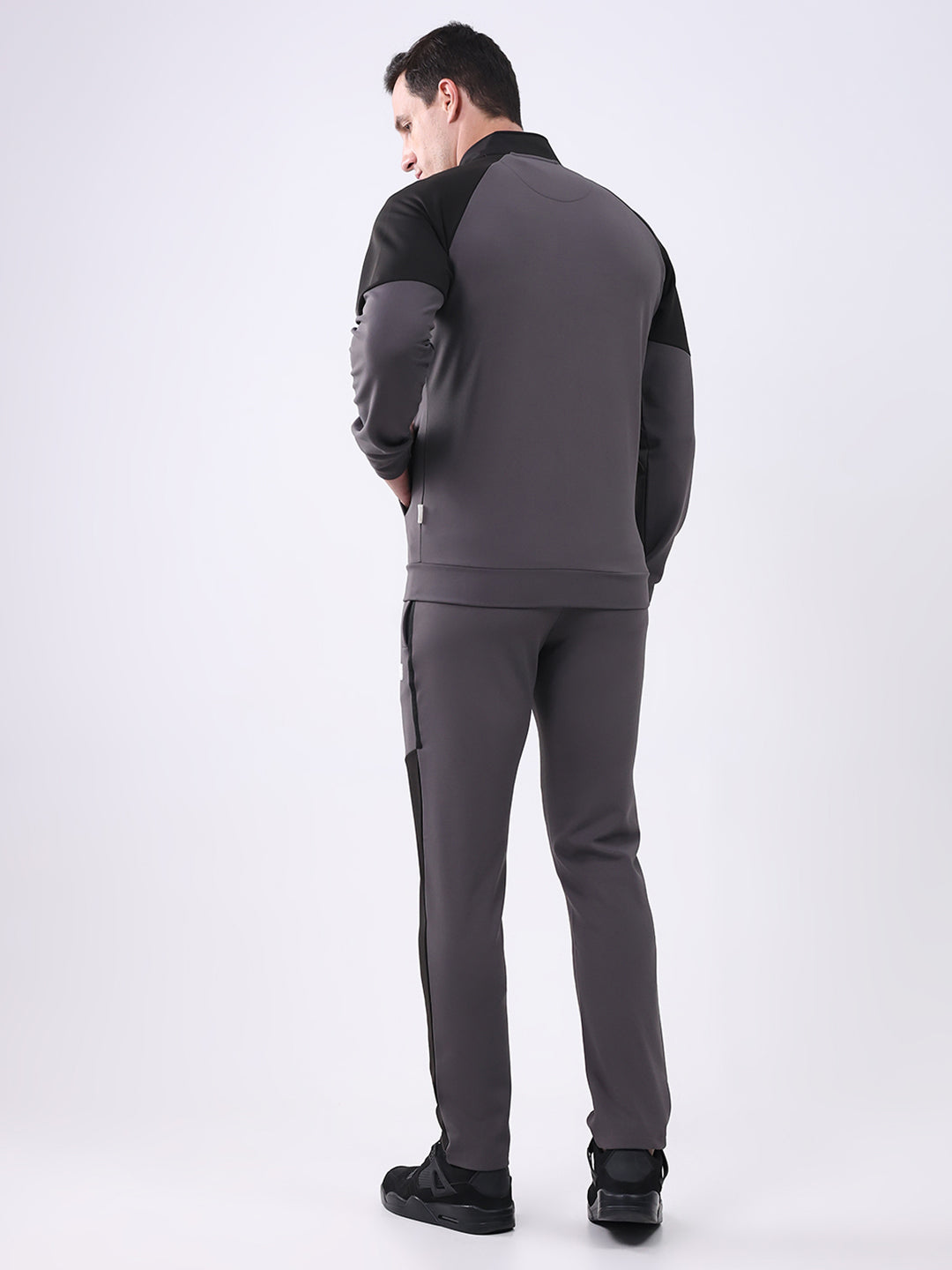 Rock.it Men Black Solid Mock Neck Full Sleeve Winter Tracksuit