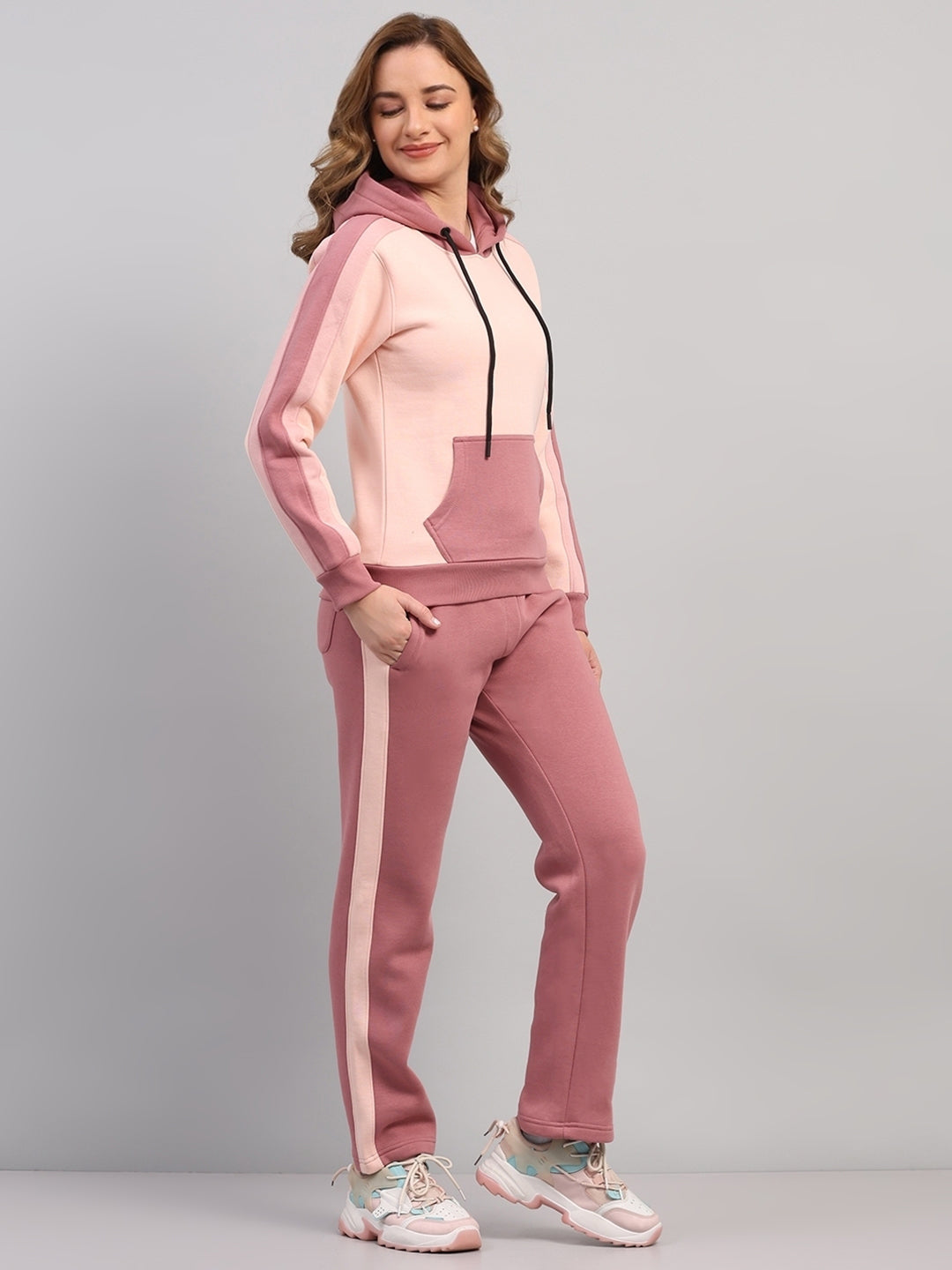 Rock.it Women Mauve Solid Hooded Full Sleeve Winter Tracksuit