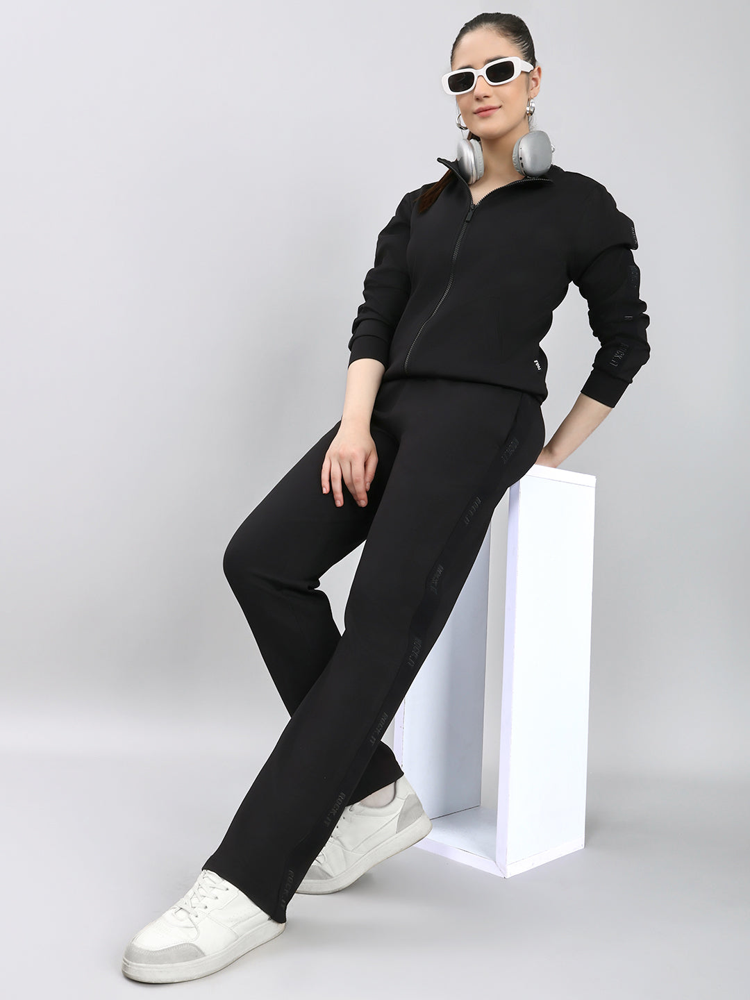 Rock.it Women Black Solid Collar Full Sleeve Winter Tracksuit