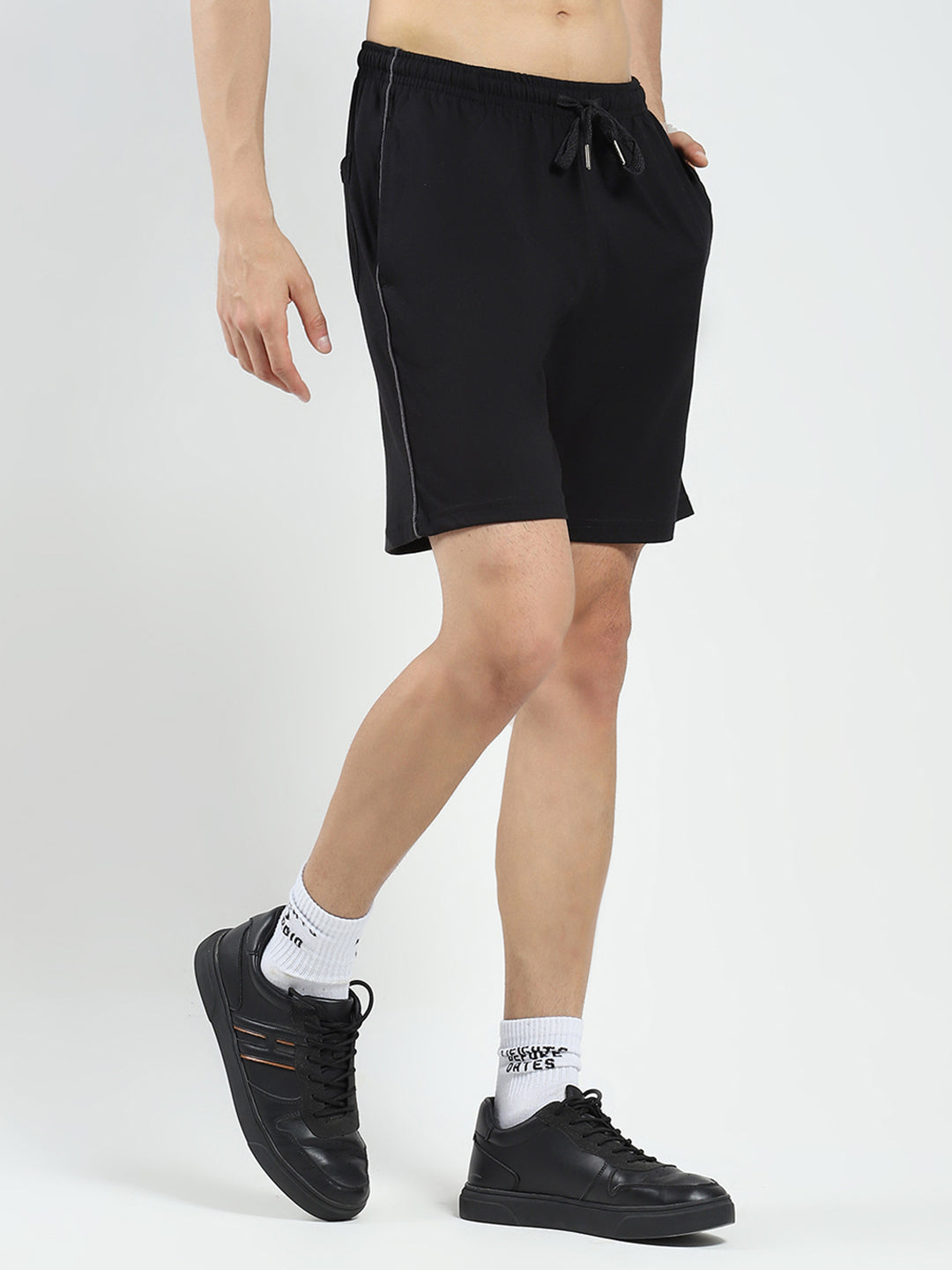 Men Black Solid Regular Fit Bermuda