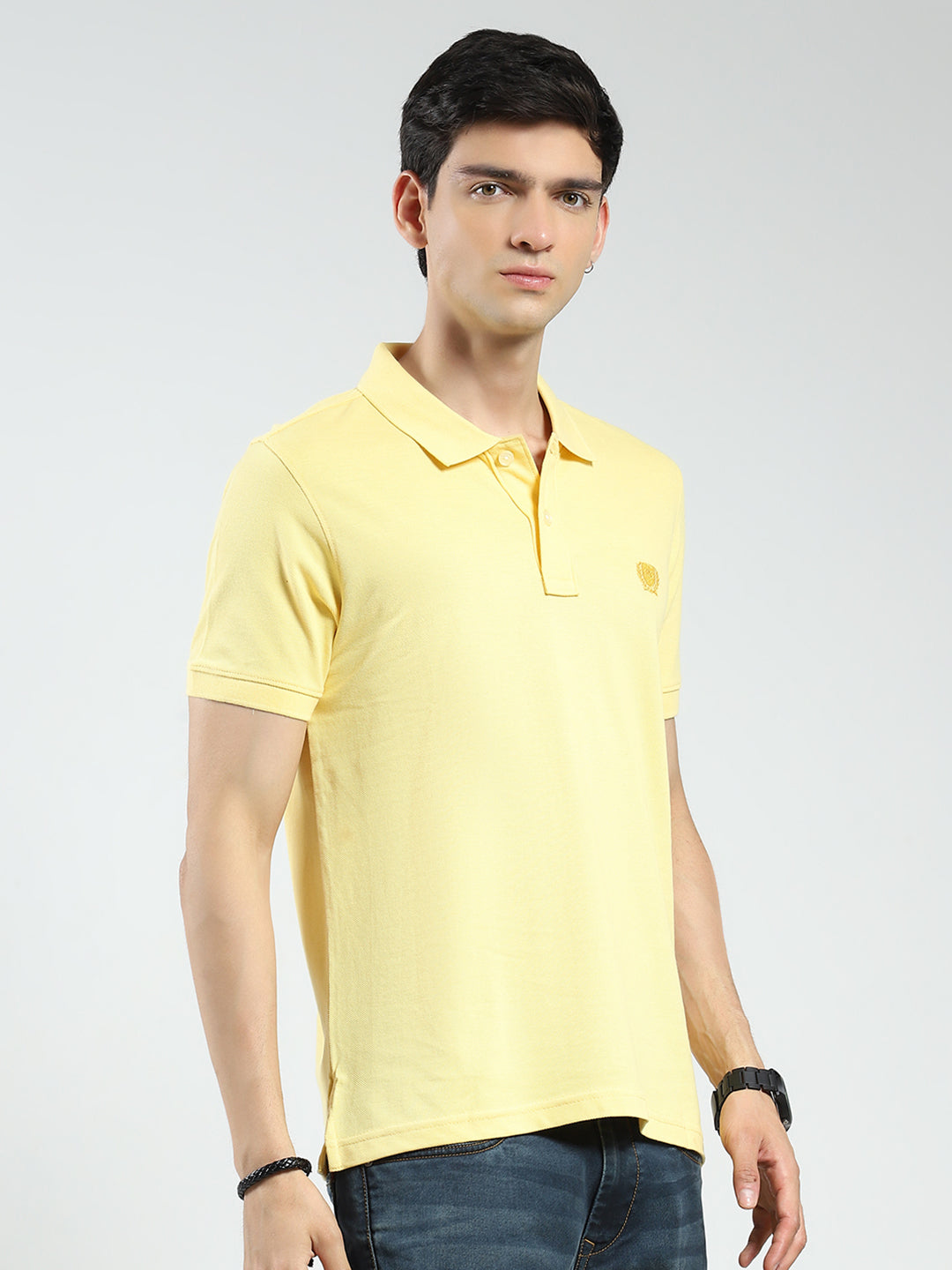 Men Yellow Solid Collar Half Sleeve T-Shirt