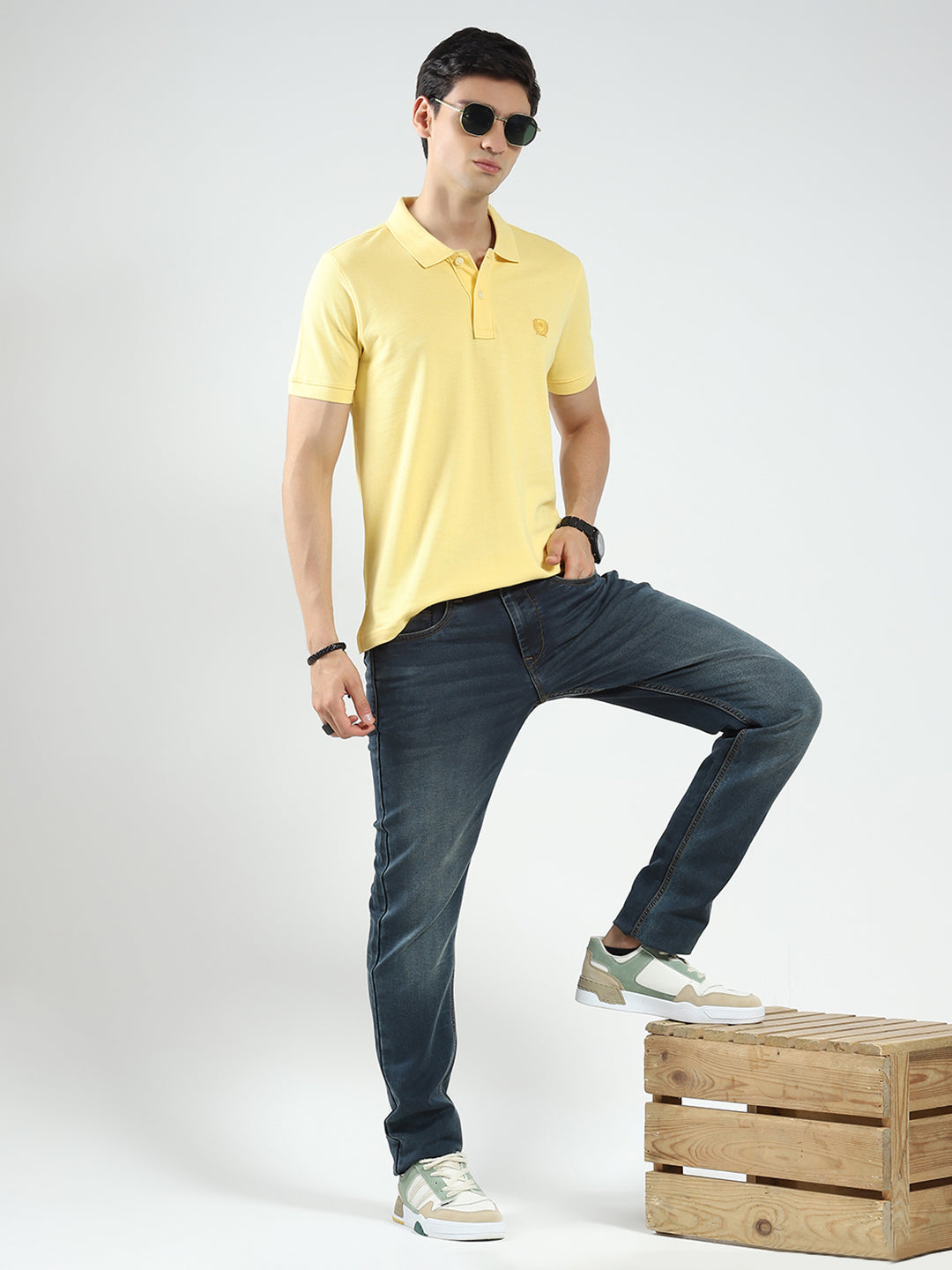 Men Yellow Solid Collar Half Sleeve T-Shirt