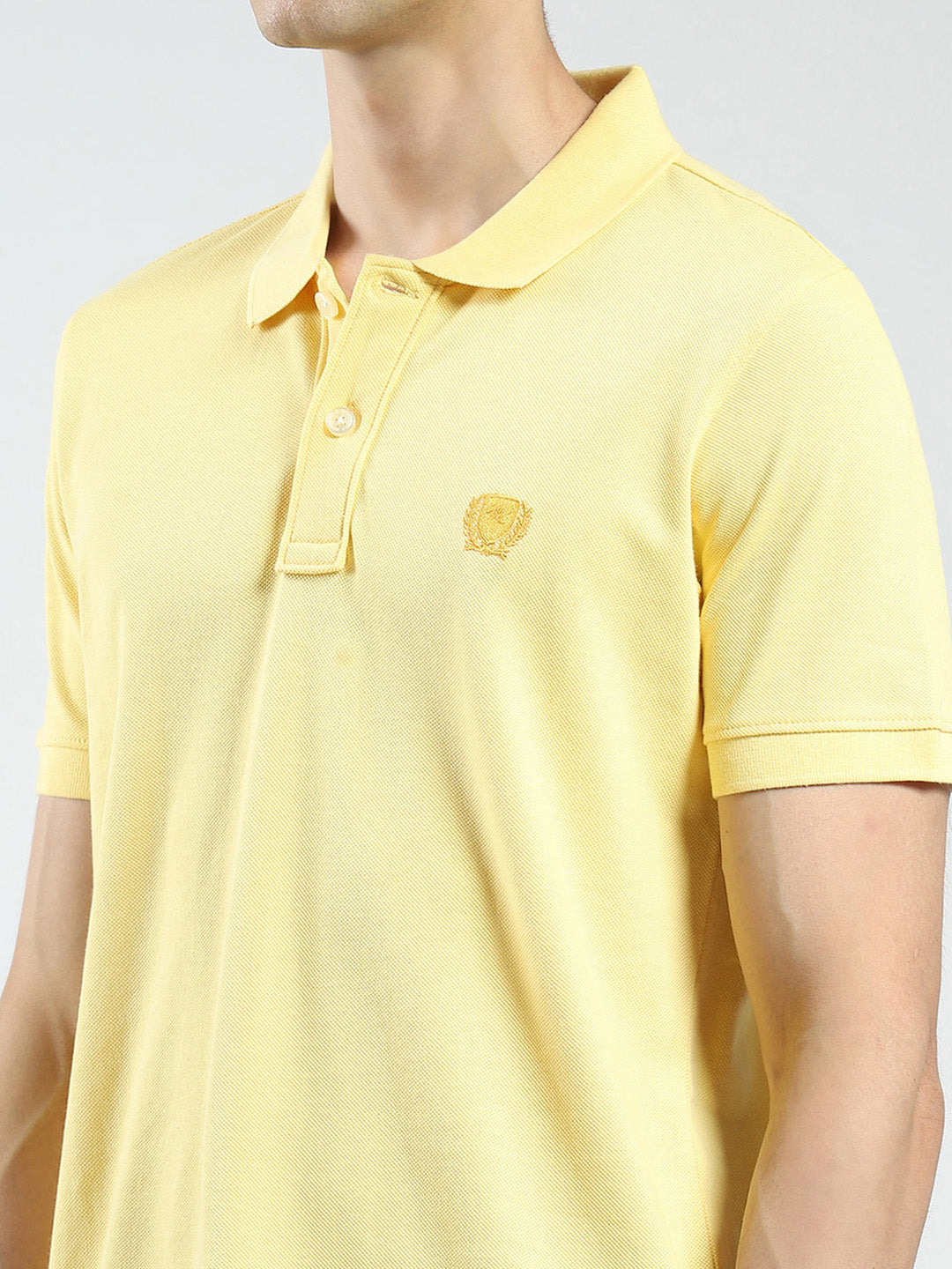Men Yellow Solid Collar Half Sleeve T-Shirt