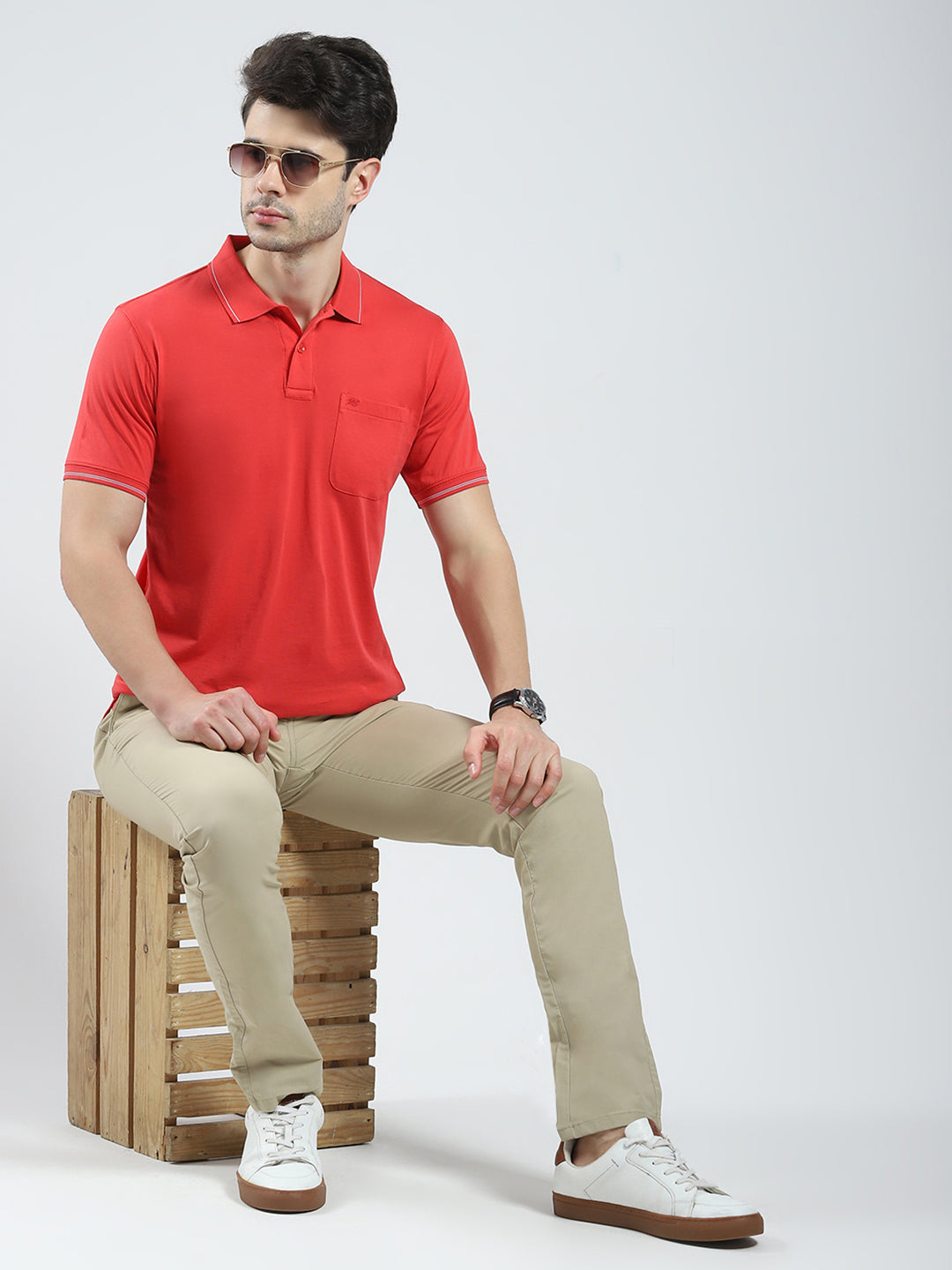 Men Red Solid Collar Half Sleeve T-Shirt