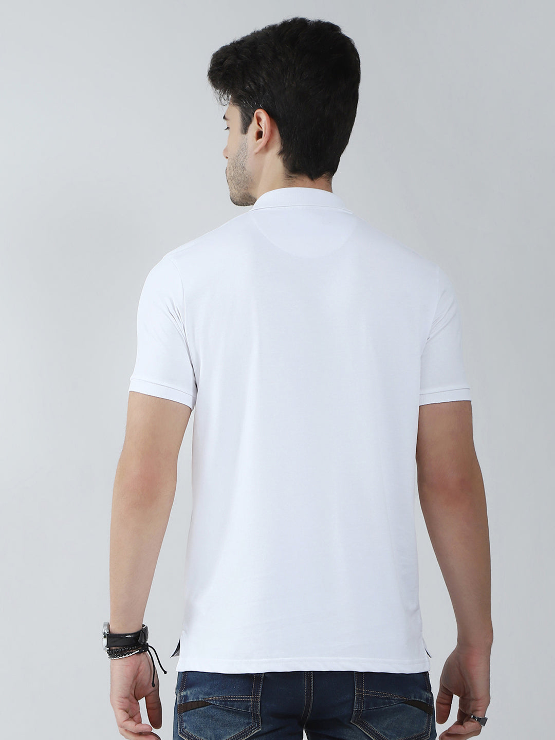 Men White Solid Collar Half Sleeve T-Shirt
